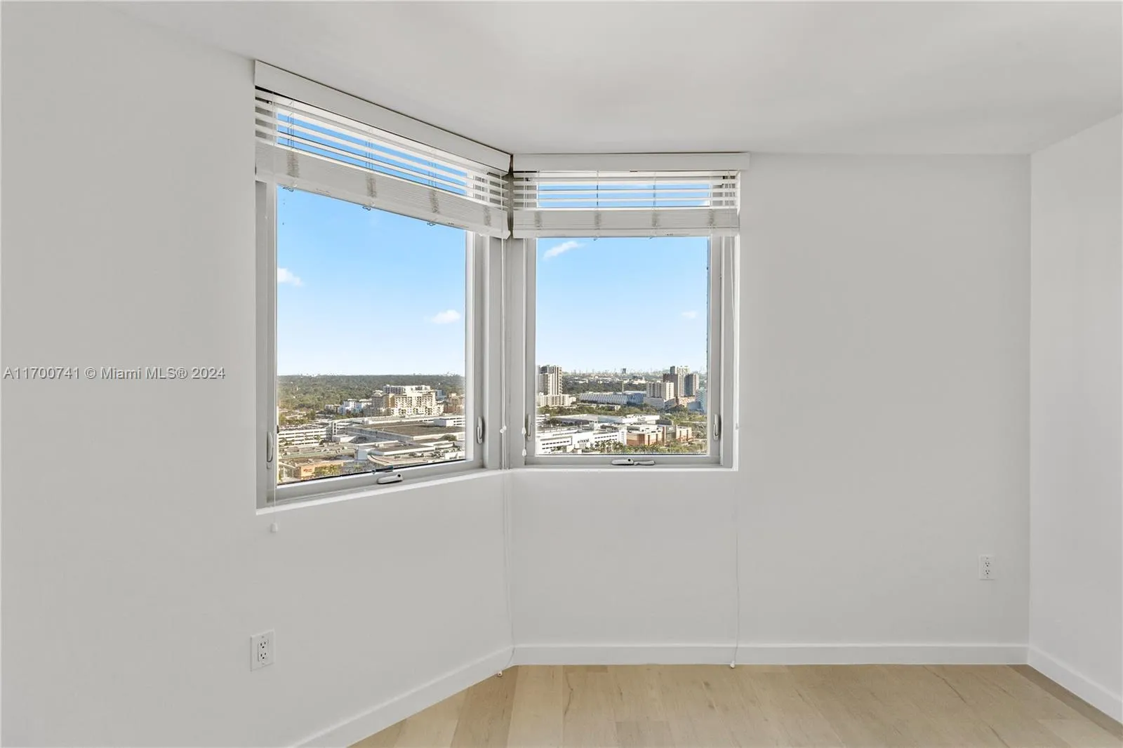 Miami, Florida 33156, United States, 2 Bedrooms Bedrooms, ,2 BathroomsBathrooms,Residential,Active,30067