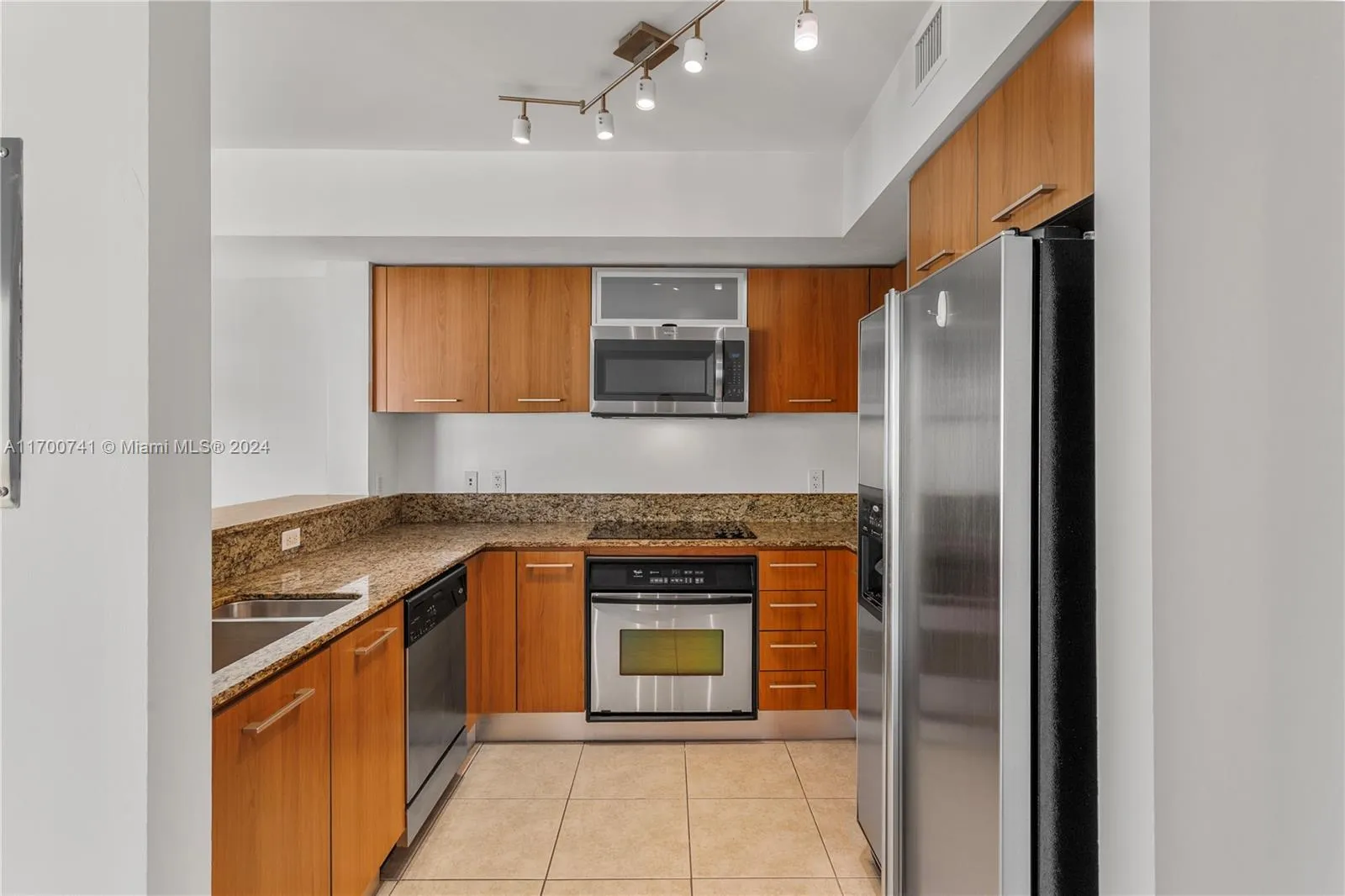 Miami, Florida 33156, United States, 2 Bedrooms Bedrooms, ,2 BathroomsBathrooms,Residential,Active,30067