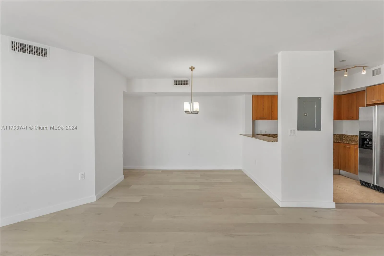 Miami, Florida 33156, United States, 2 Bedrooms Bedrooms, ,2 BathroomsBathrooms,Residential,Active,30067