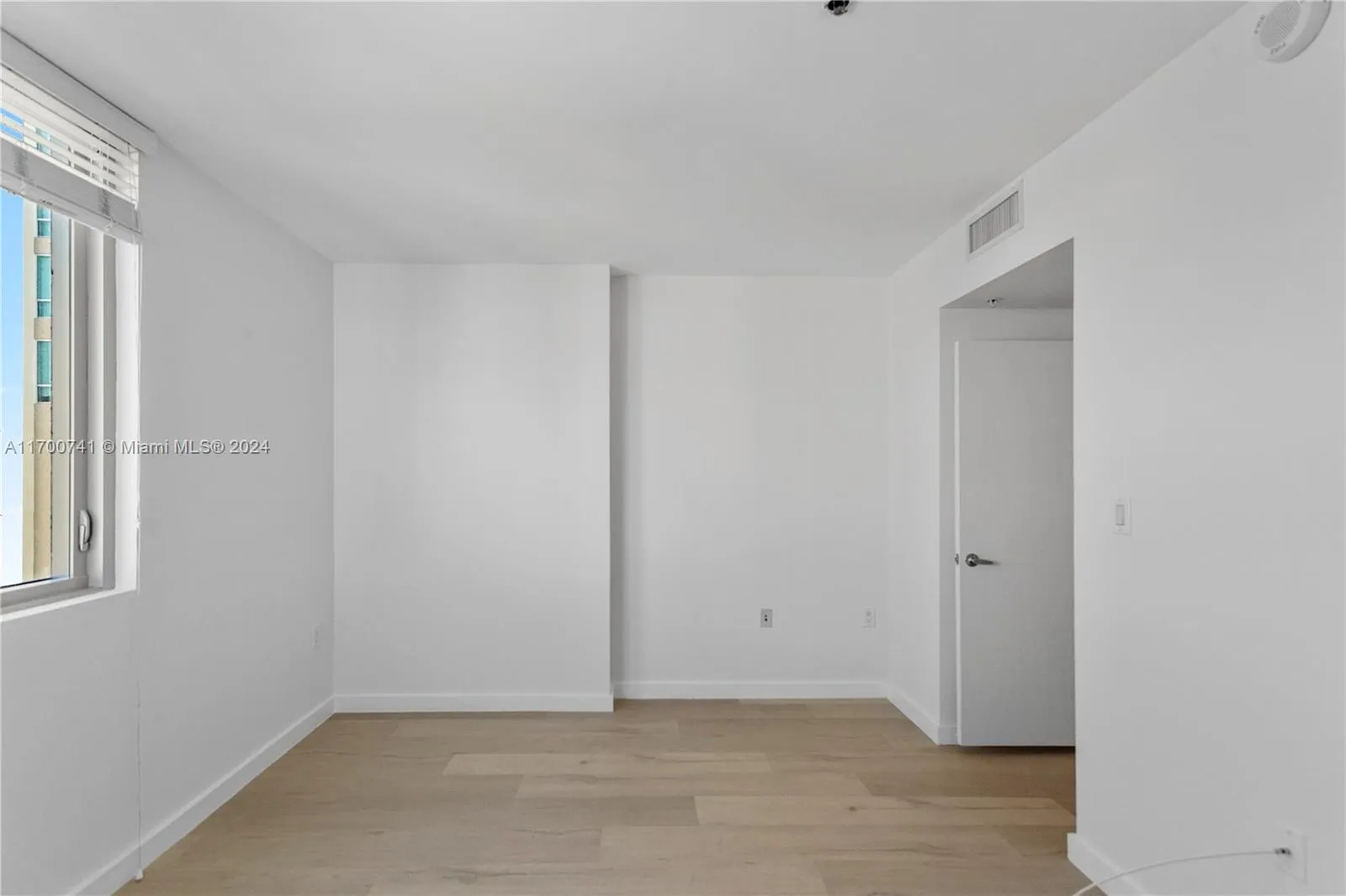 Miami, Florida 33156, United States, 2 Bedrooms Bedrooms, ,2 BathroomsBathrooms,Residential,Active,30067