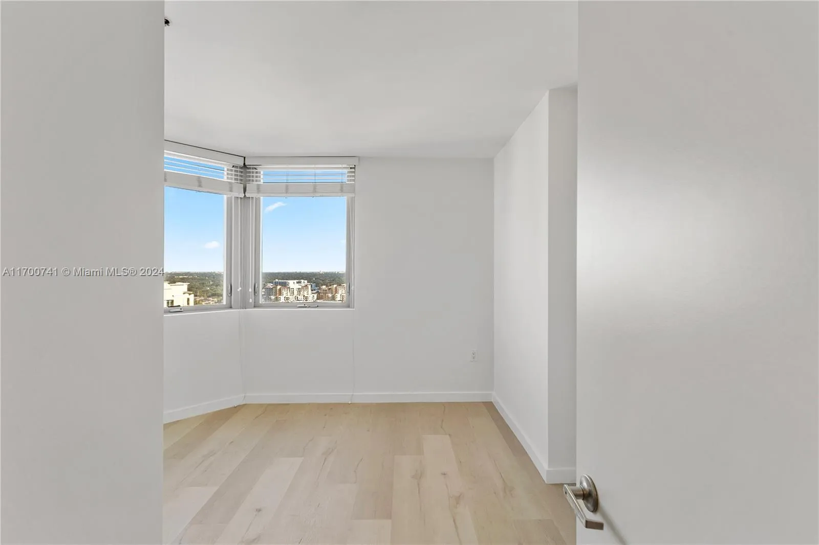 Miami, Florida 33156, United States, 2 Bedrooms Bedrooms, ,2 BathroomsBathrooms,Residential,Active,30067