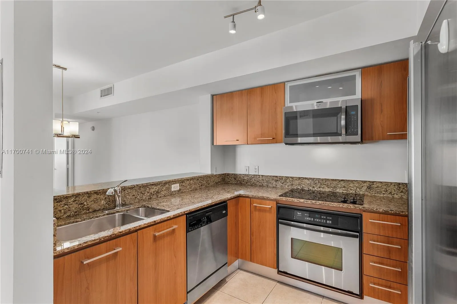 Miami, Florida 33156, United States, 2 Bedrooms Bedrooms, ,2 BathroomsBathrooms,Residential,Active,30067