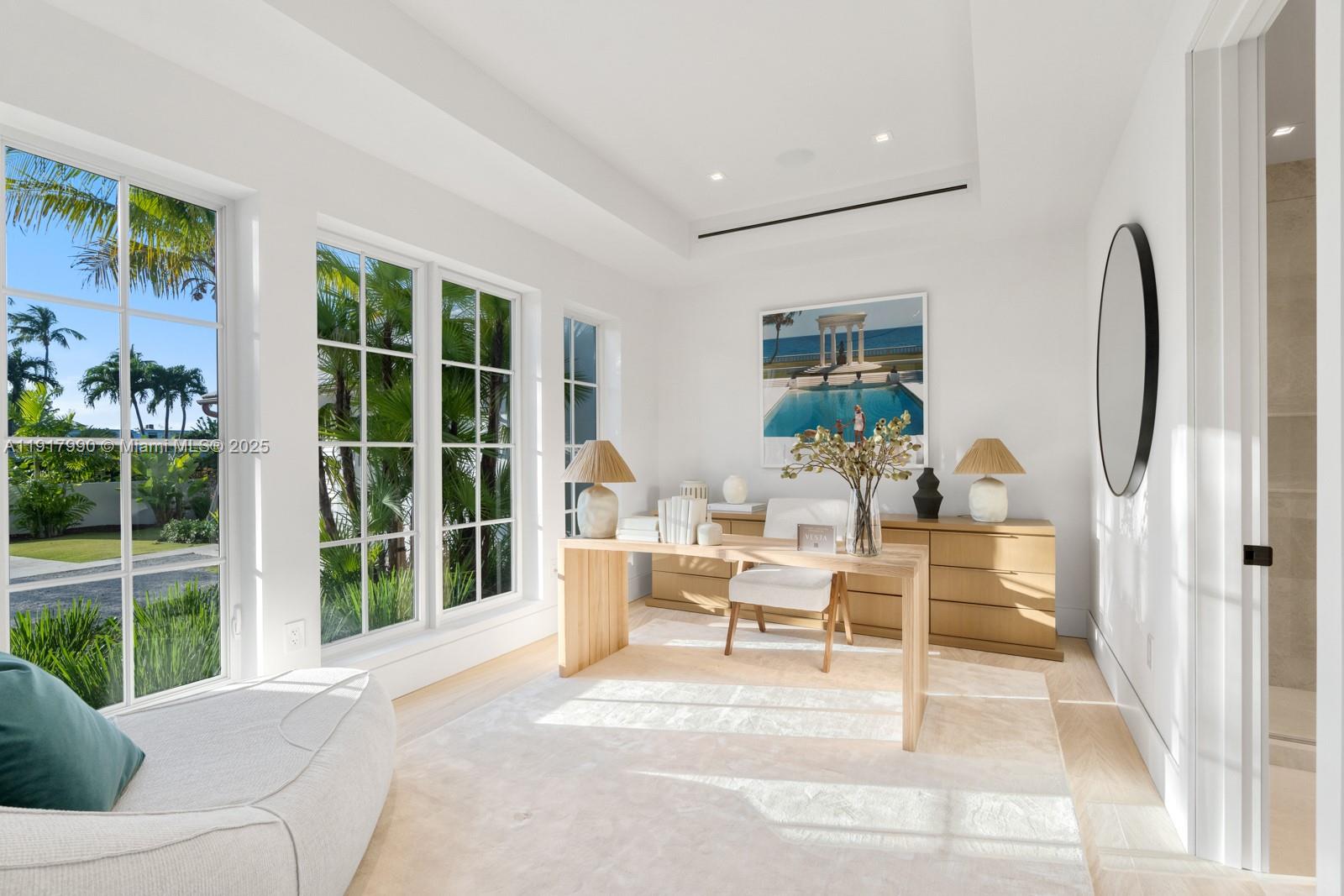 IBIS ISLE - Residential