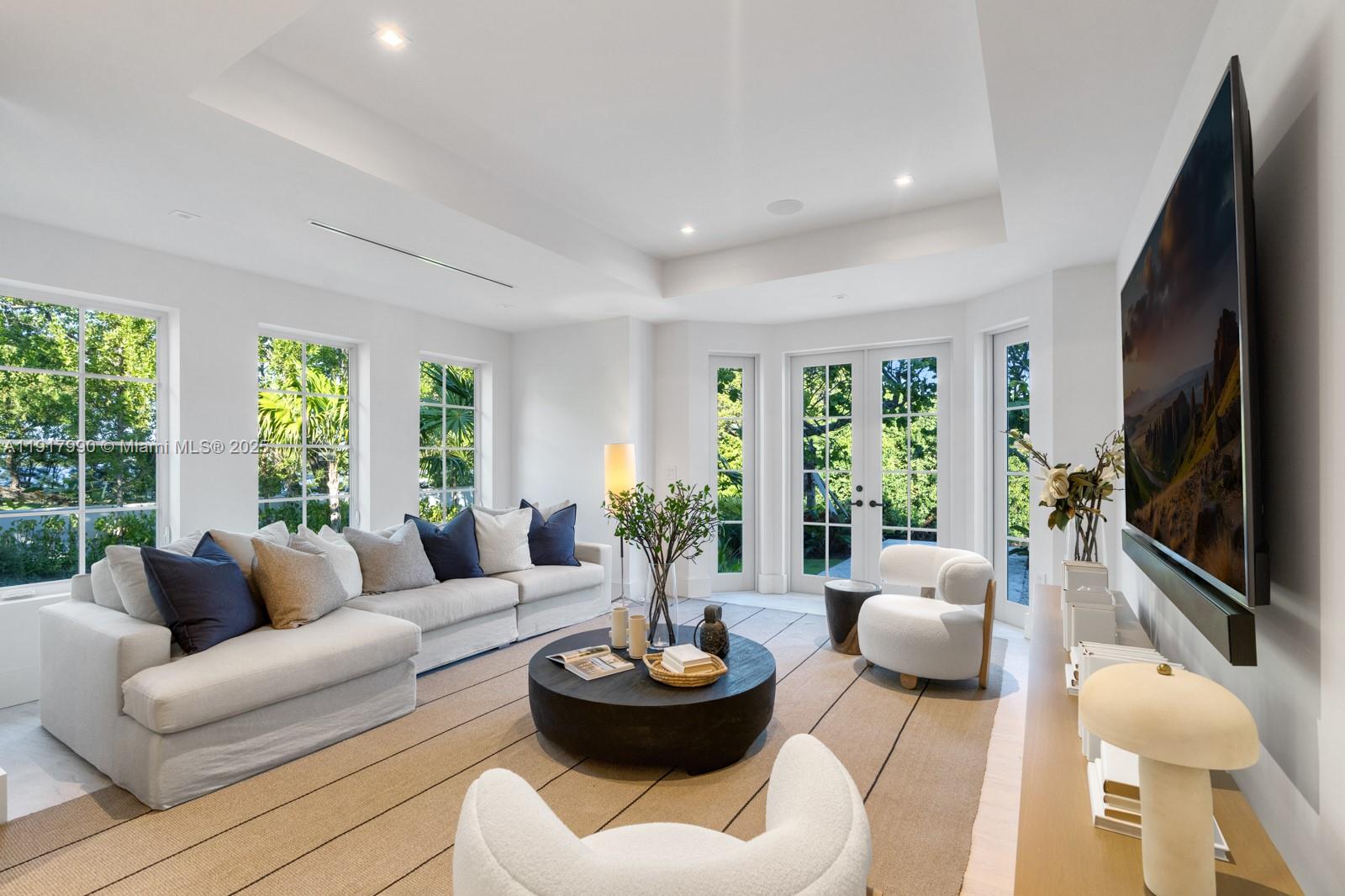 IBIS ISLE - Residential