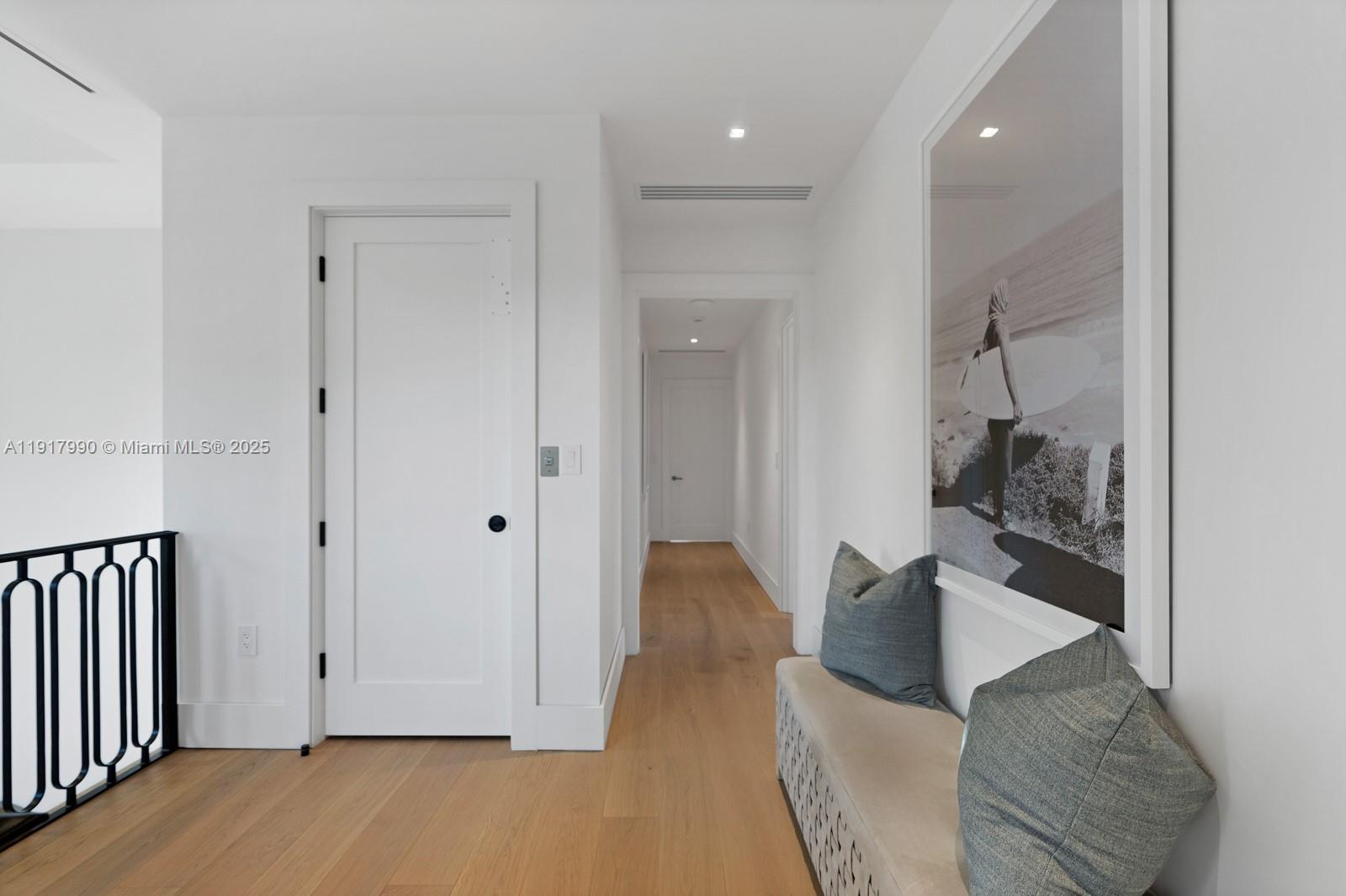 IBIS ISLE - Residential