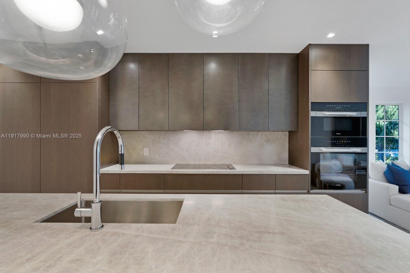 IBIS ISLE - Residential