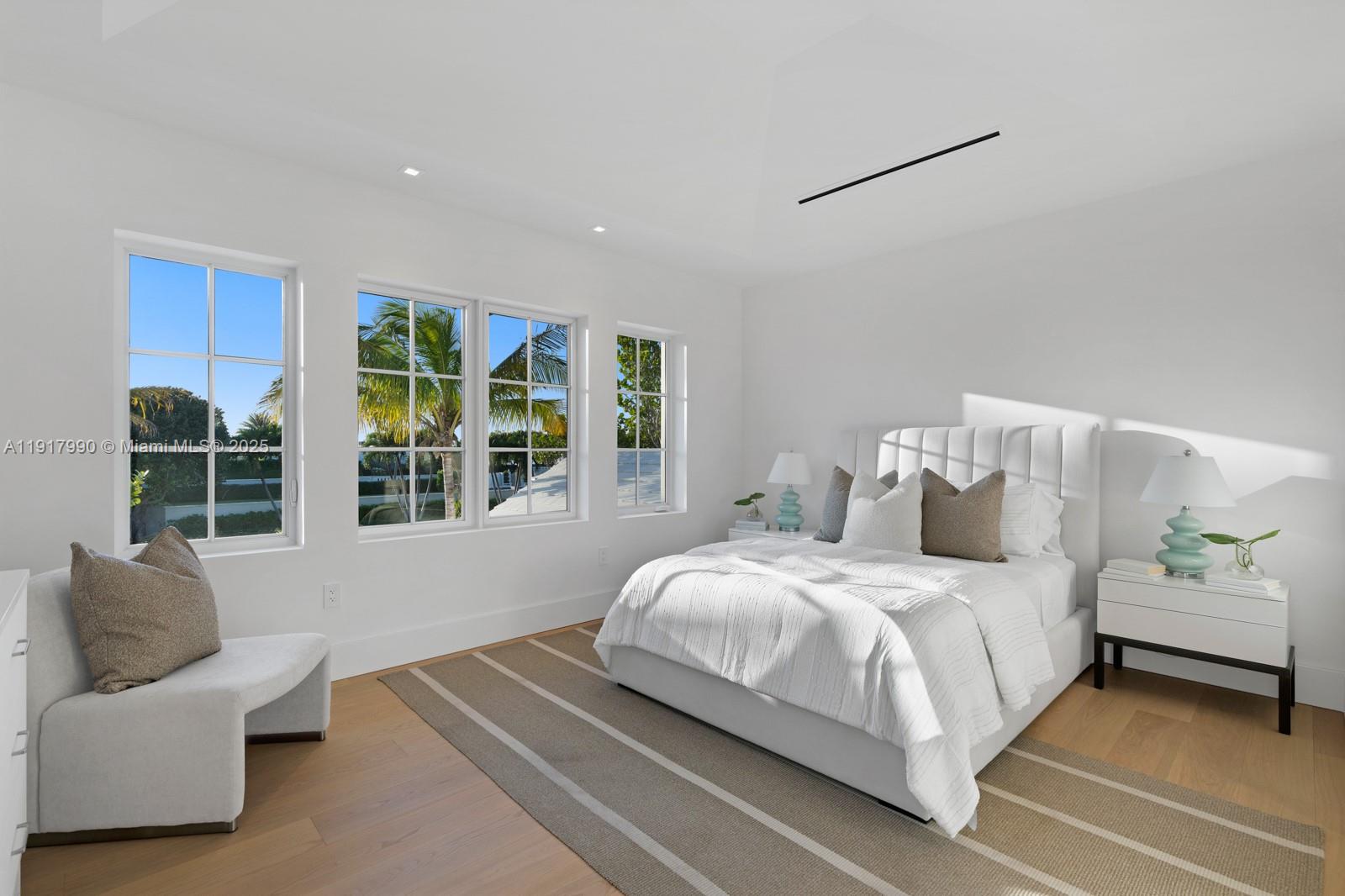 IBIS ISLE - Residential