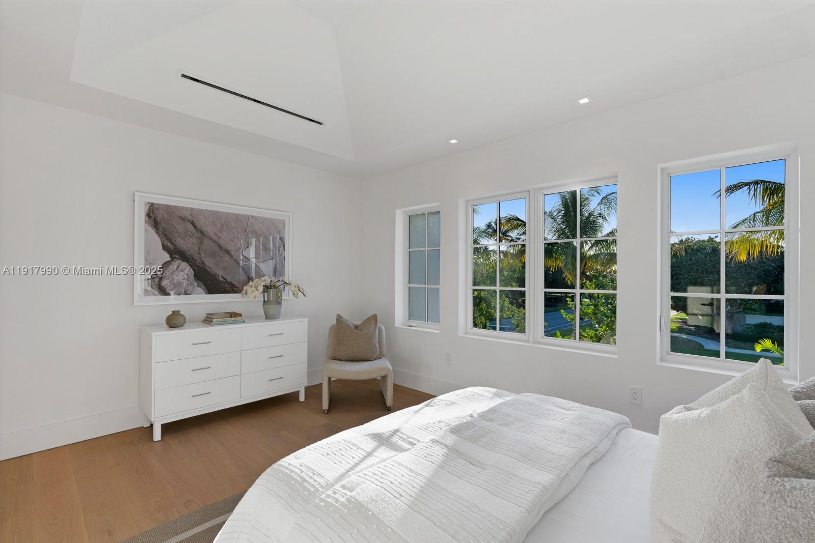 IBIS ISLE - Residential