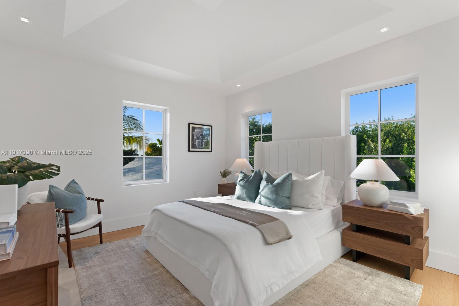 IBIS ISLE - Residential