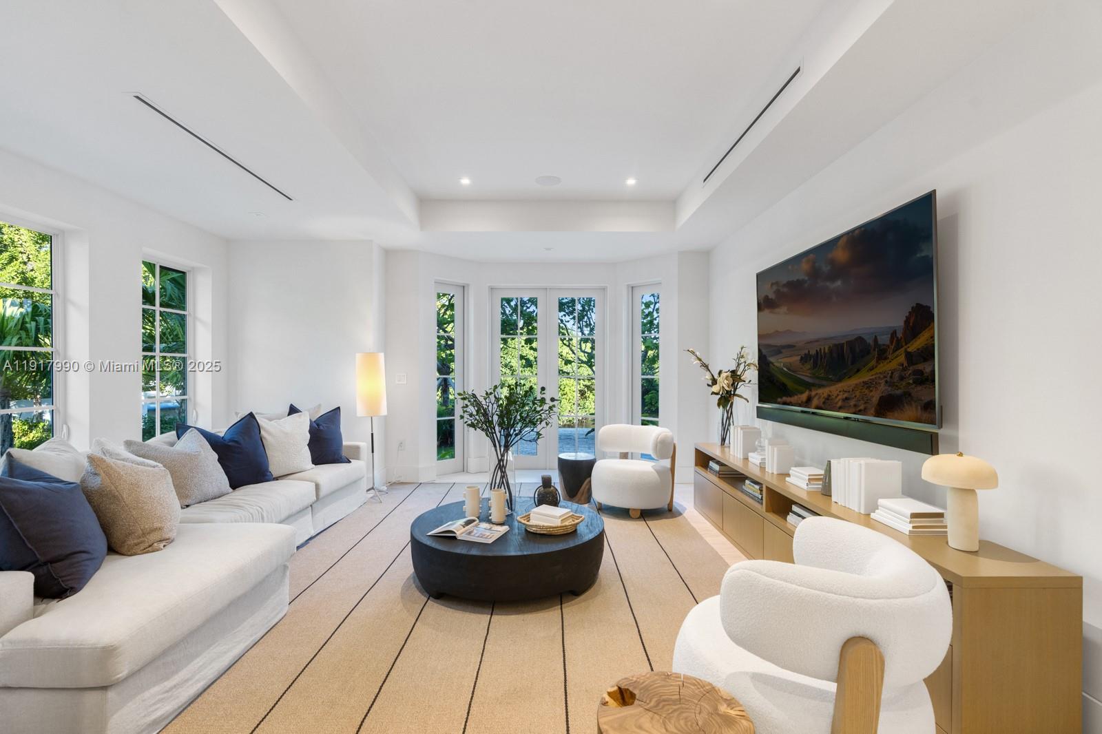 IBIS ISLE - Residential