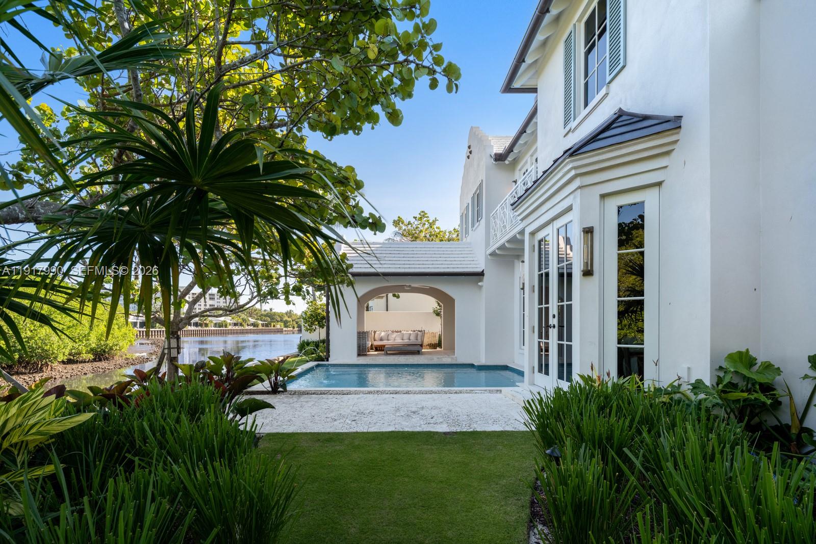 IBIS ISLE - Residential