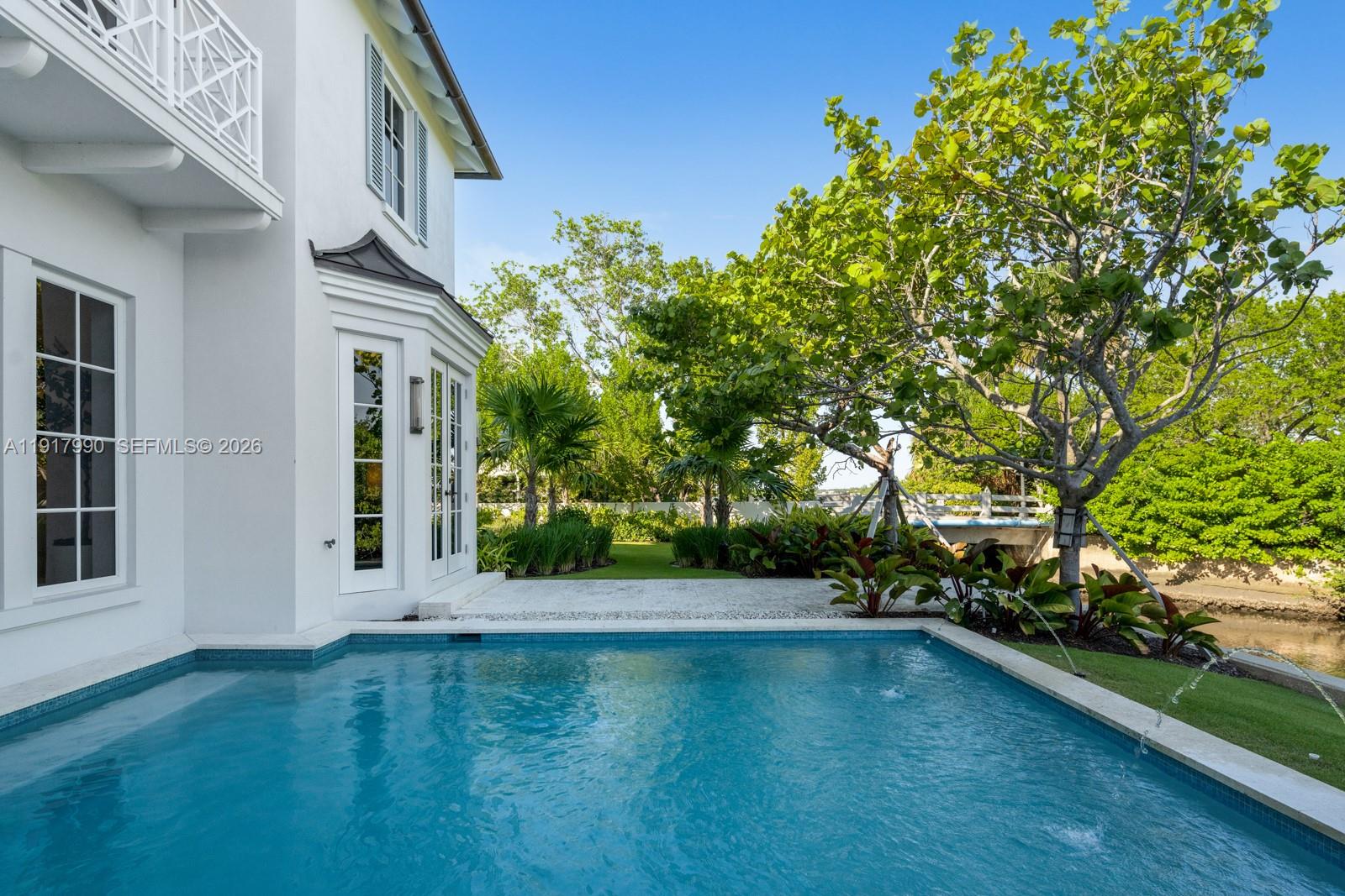 IBIS ISLE - Residential