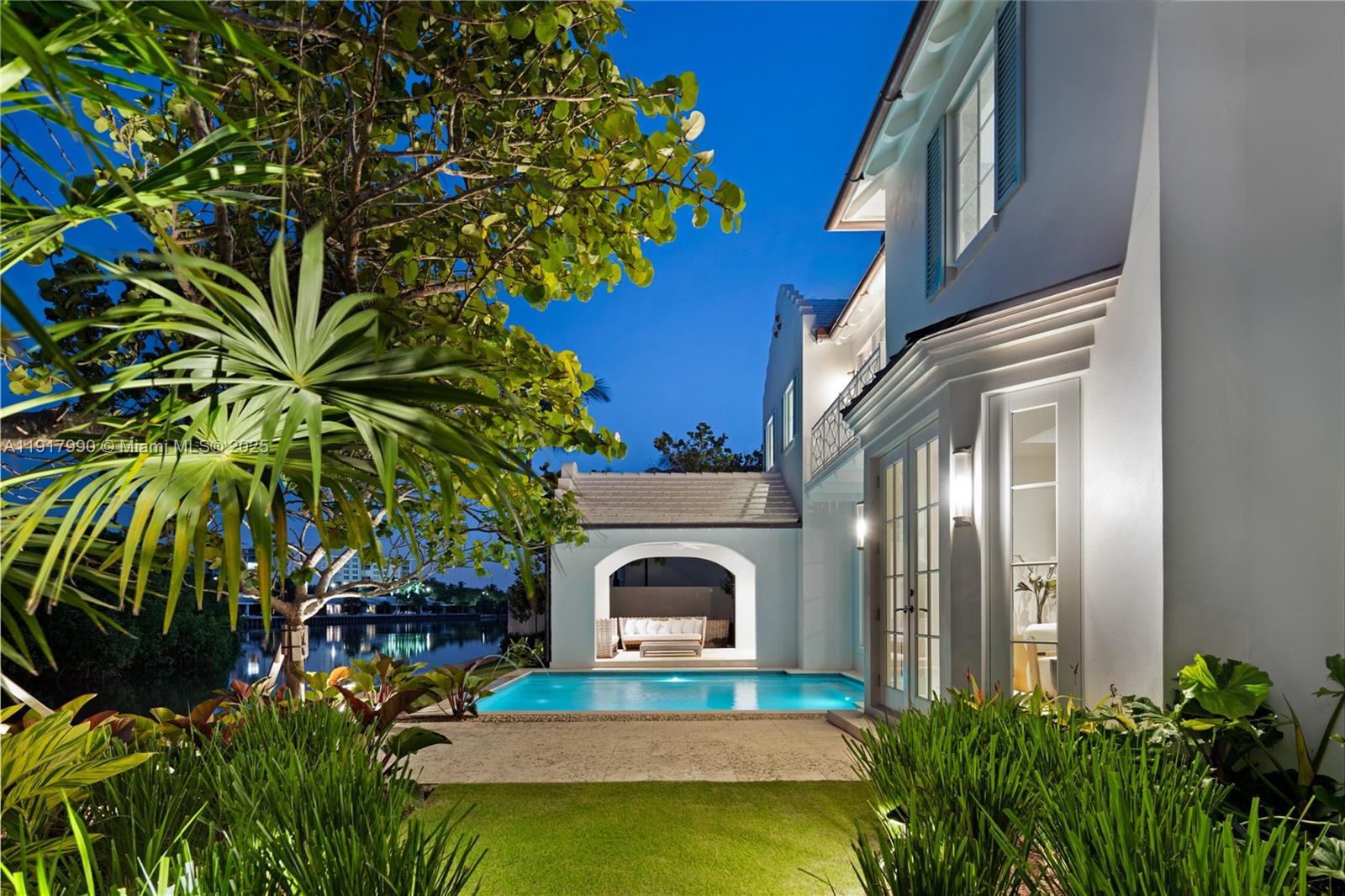 IBIS ISLE - Residential