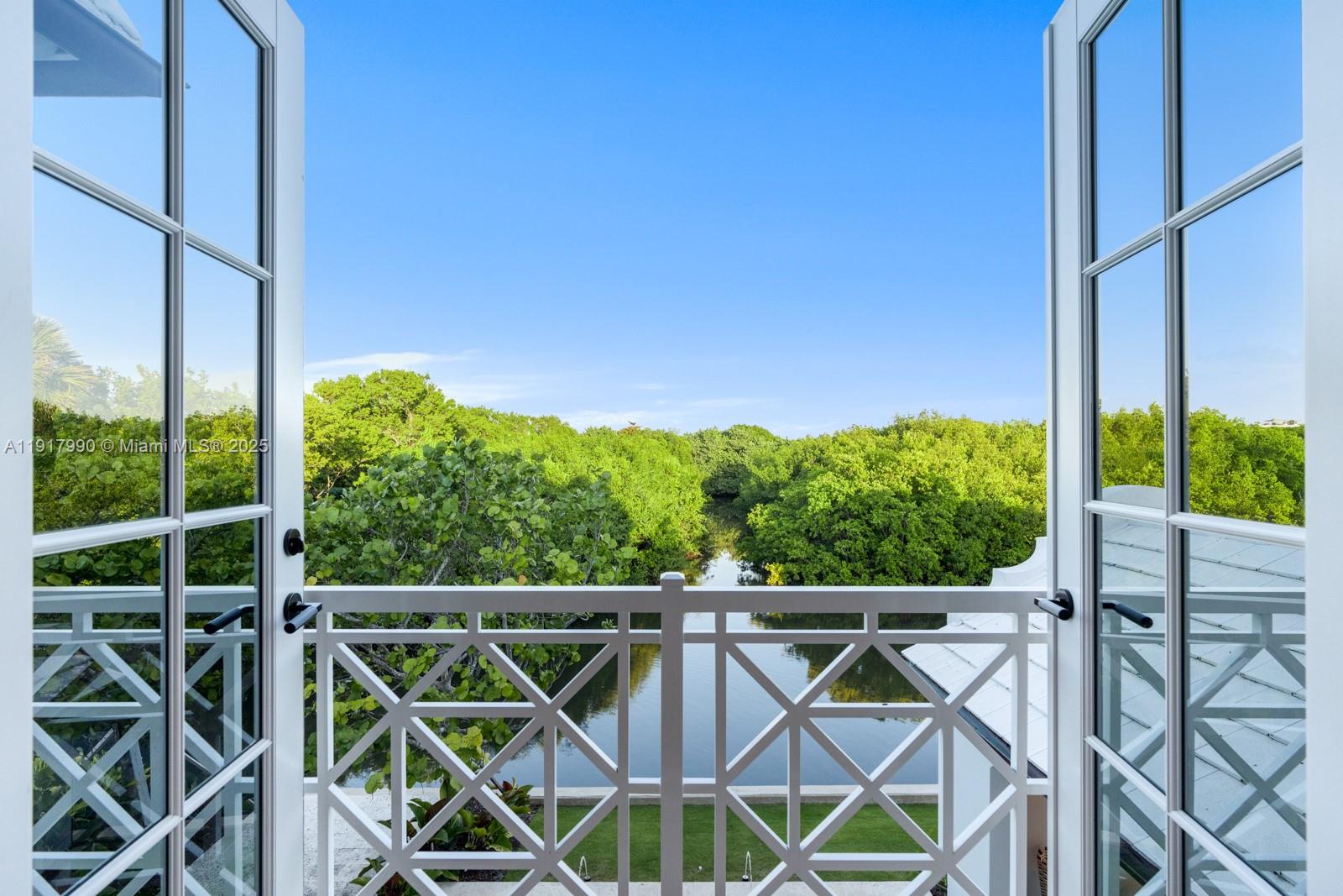 IBIS ISLE - Residential