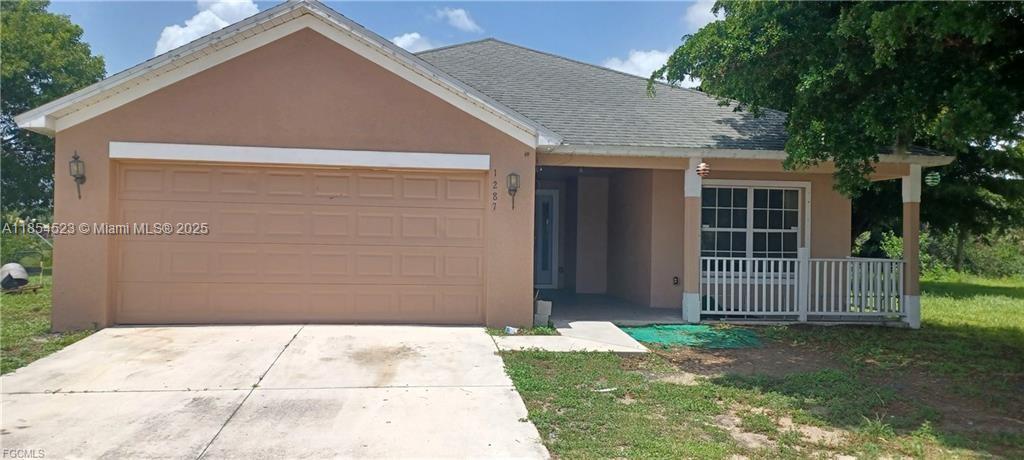 LOCATED IN A CUL-DE-SAC FOR MORE PRIVACY IN THE COMMUNITY OF ARROWHEAD, 3 BEDROOMS 2 BATH, 2 CAR GARAGE, LANAI, 1,800 SQ FT OF LIVING AREA TOTAL AREA 2,253. CLOSE TO LAKE TRAFFORD ELEMENTARY SCHOOL.
