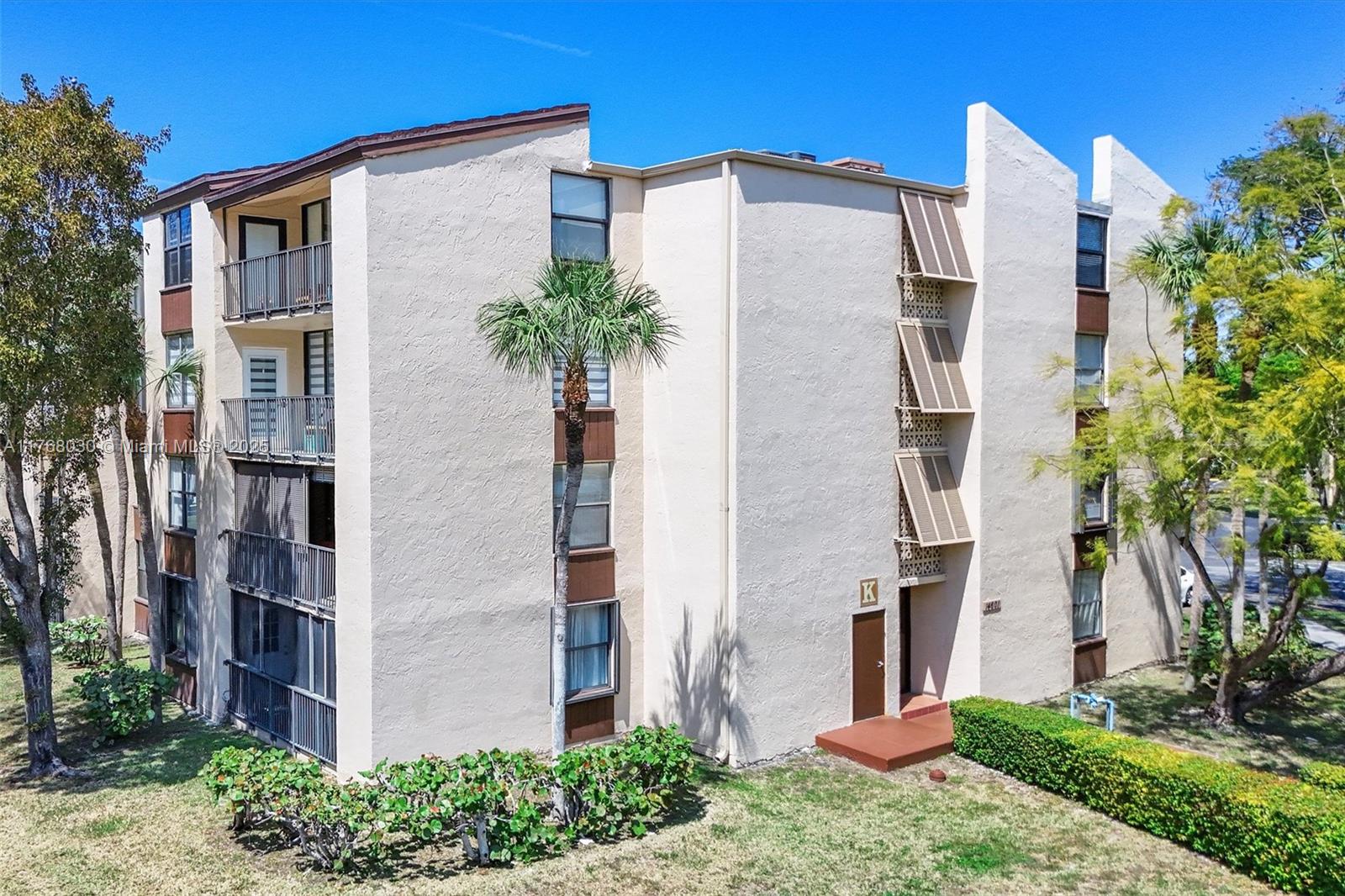 Property for Sale at 14601 N Kendall Dr 206K, Miami, Broward County, Florida - Bedrooms: 2 
Bathrooms: 2  - $325,000