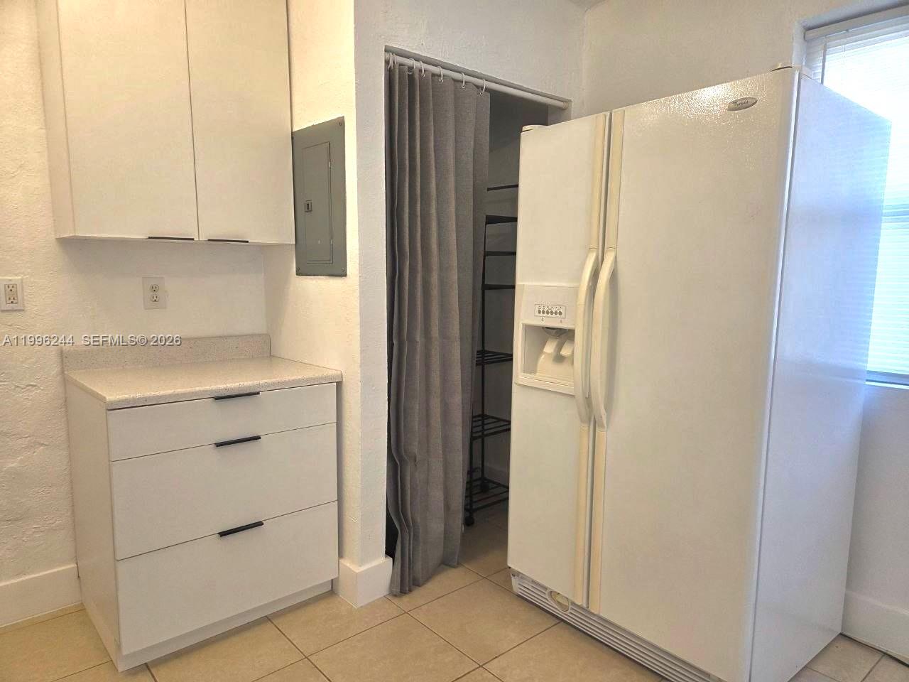 TOWN OF MODELO (DANIA) B- - Residential Lease