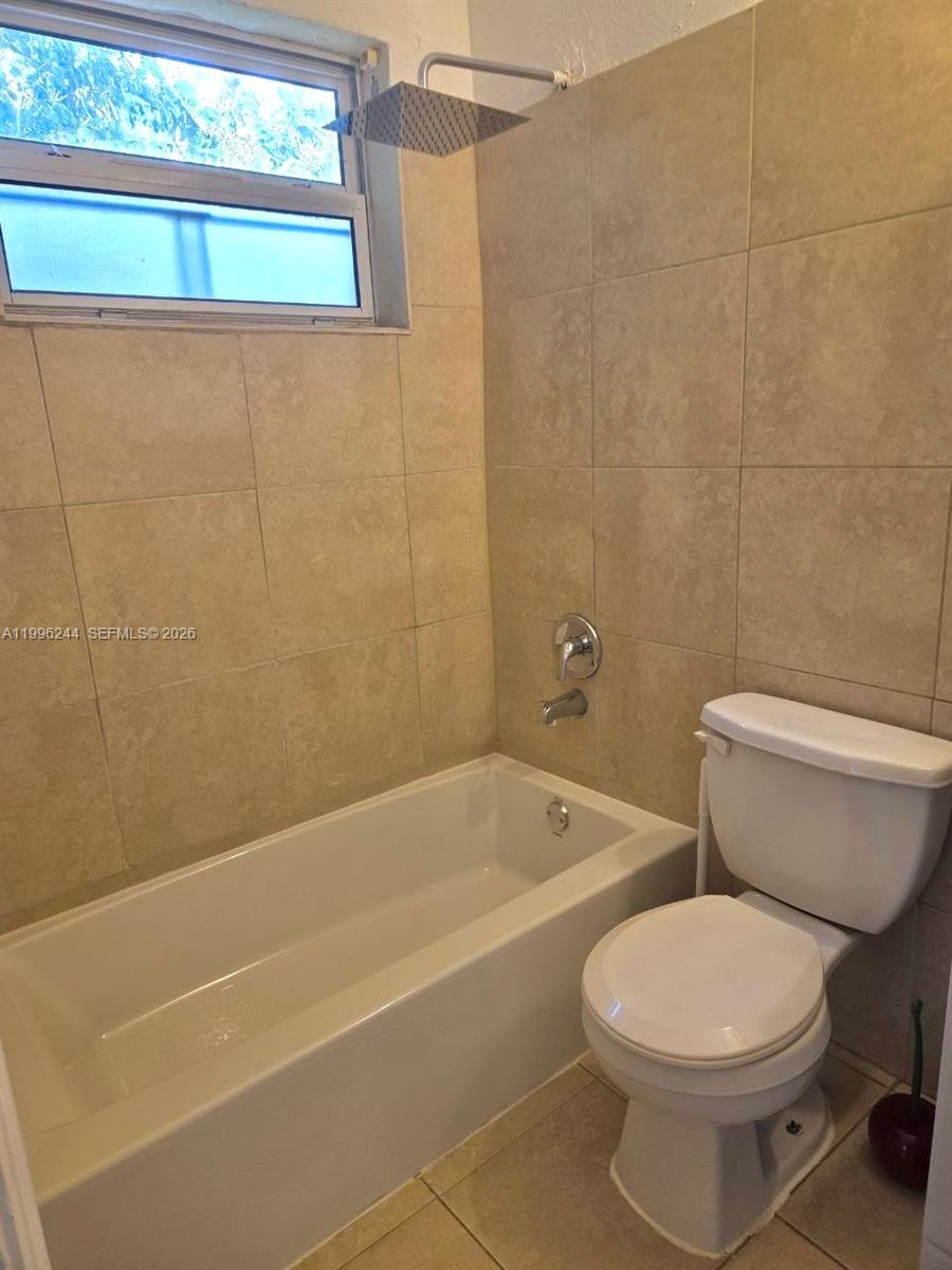 TOWN OF MODELO (DANIA) B- - Residential Lease