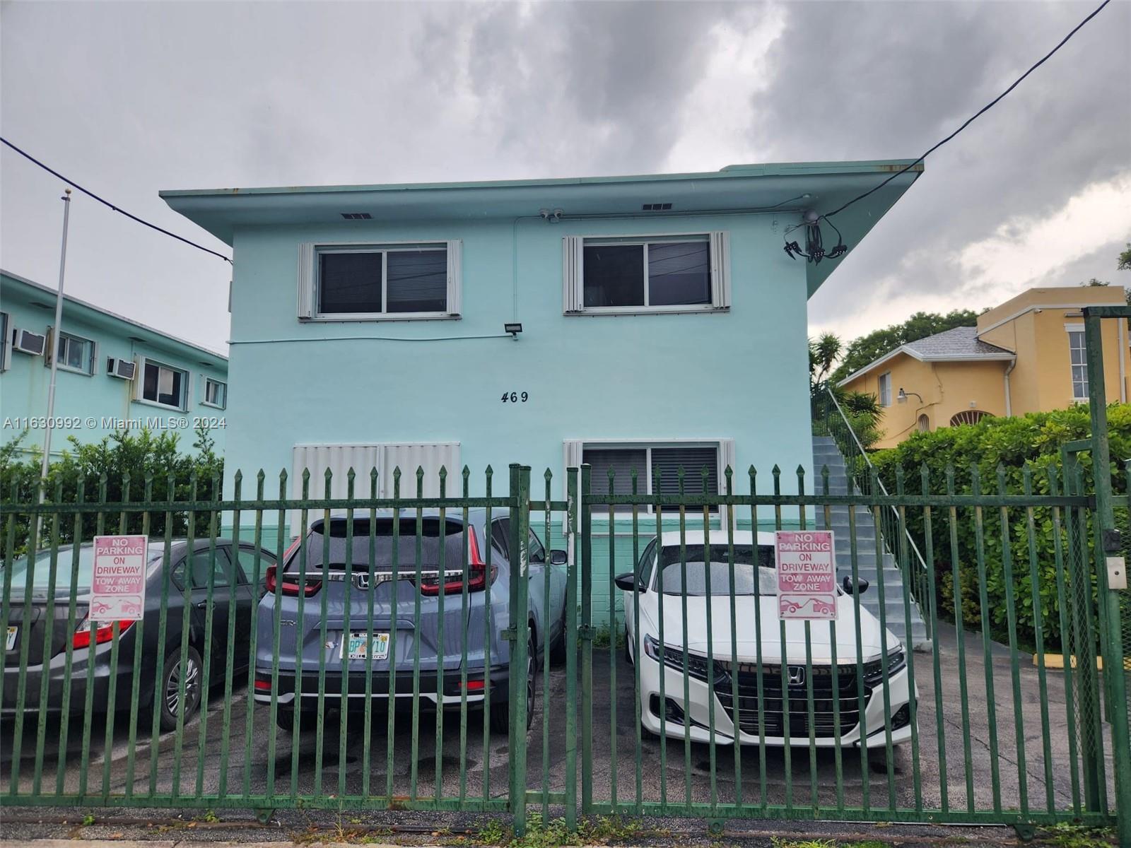 Great 1 bedroom 1 bathroom apartment conveniently located in the heart of Miami. This safe and secure apartment building is minutes from Downtown, restaurants, bars and more!
First month's rent and security deposit will be collected upon signing the lease- $3,700 total.
One cat or dog less than 25lbs is allowed- a non-refundable $250 pet deposit will be collected.