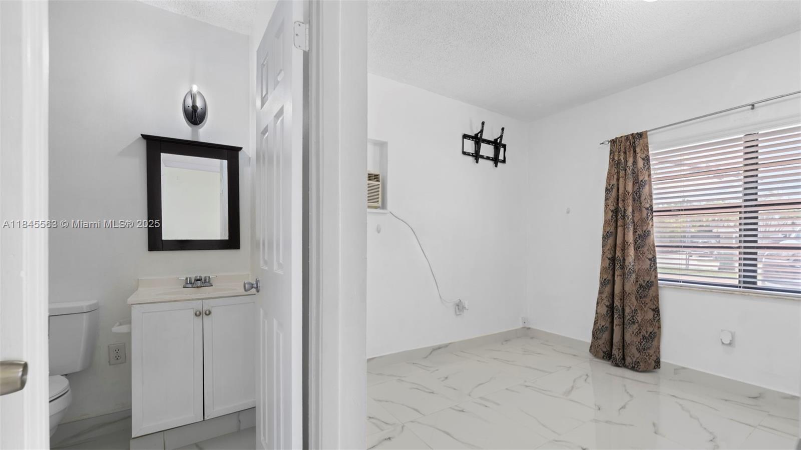 WINSTON PARK UNIT 7 - Residential