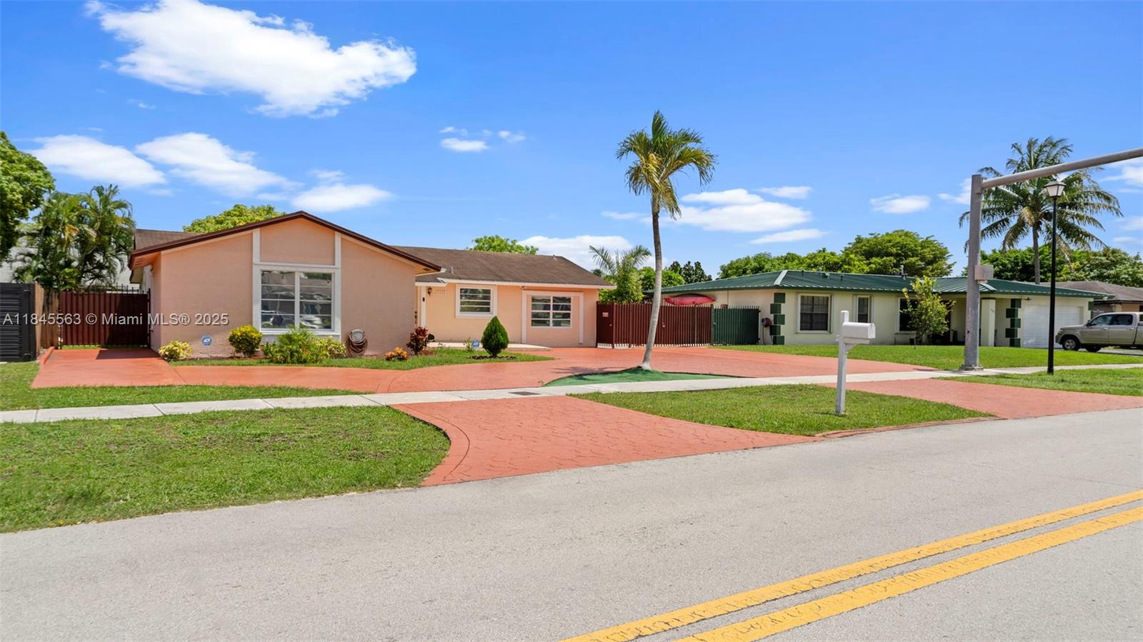 WINSTON PARK UNIT 7 - Residential