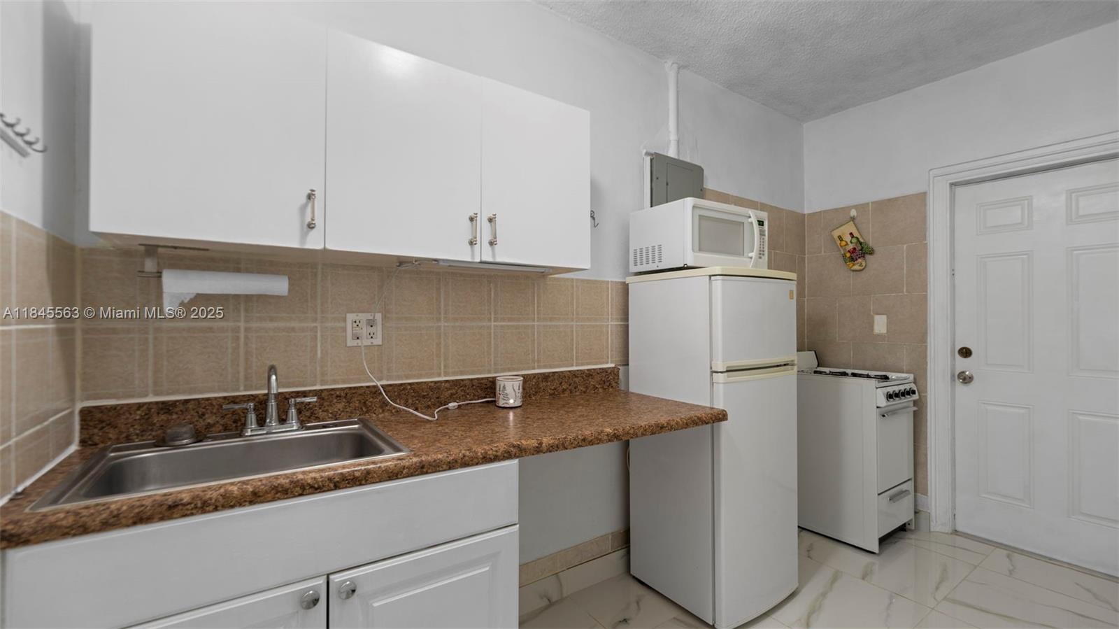 WINSTON PARK UNIT 7 - Residential