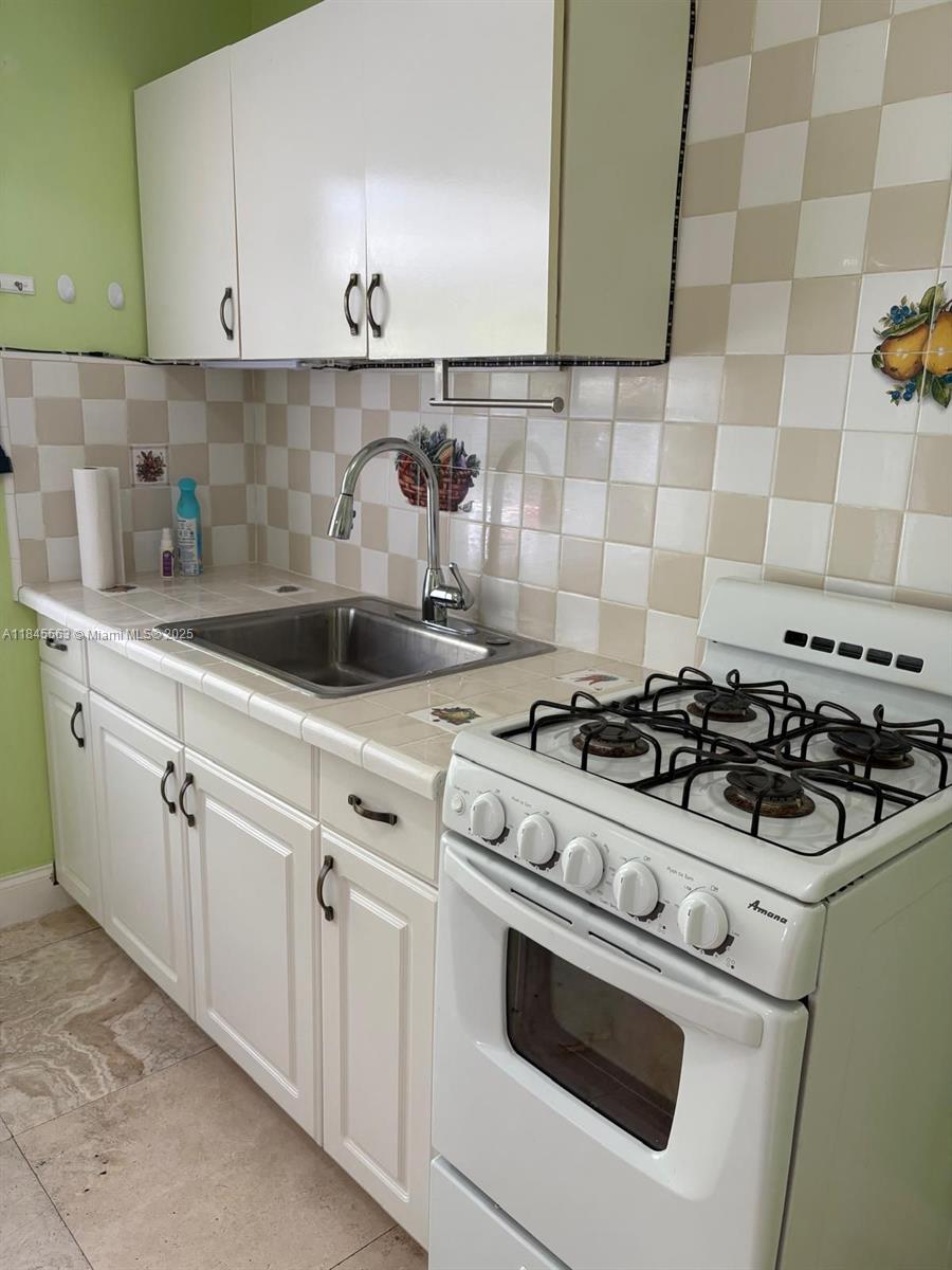 WINSTON PARK UNIT 7 - Residential