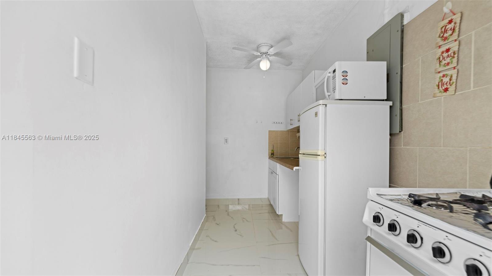 WINSTON PARK UNIT 7 - Residential