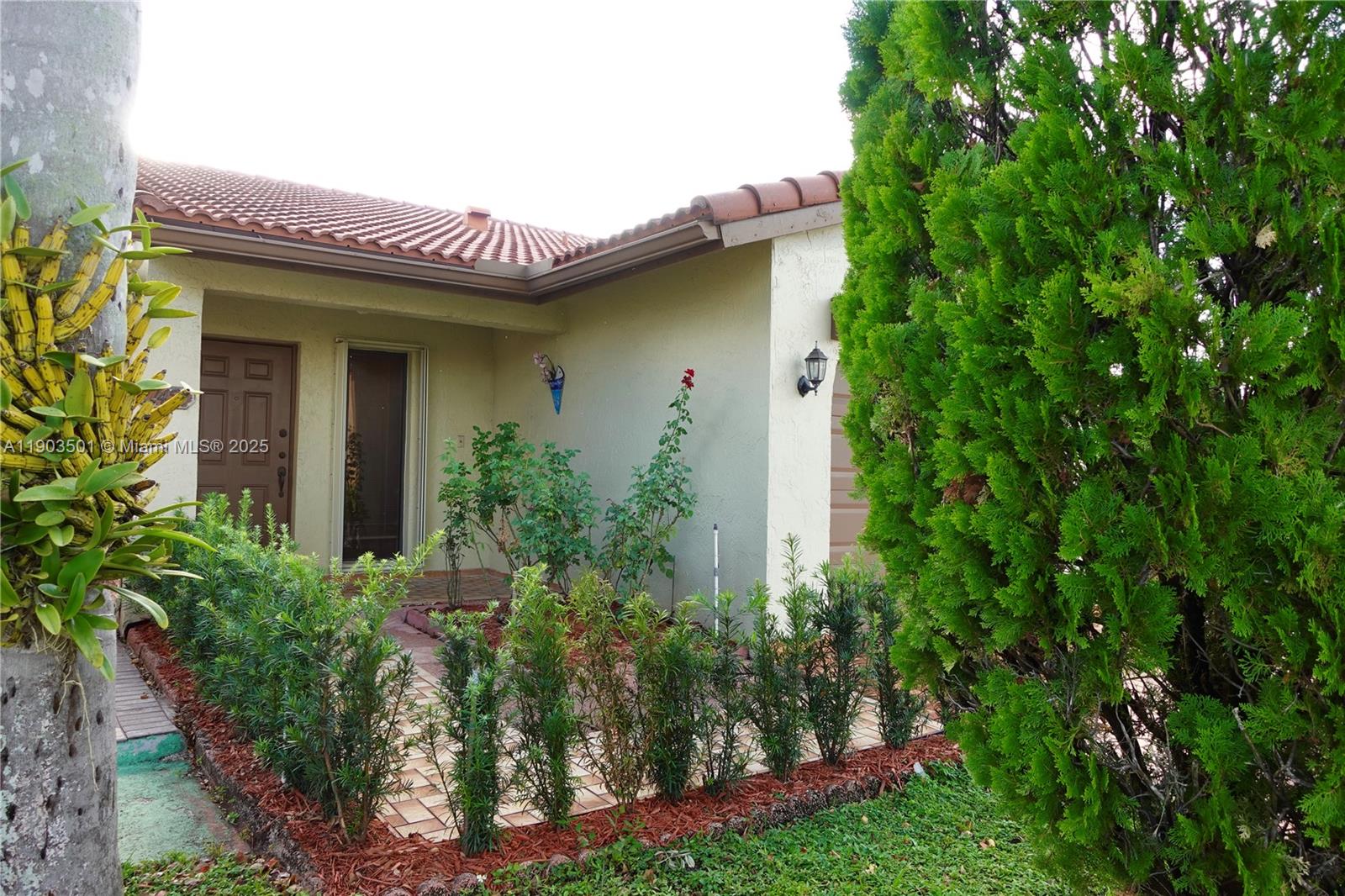 THE MOORS TOWNHOUSES - Residential