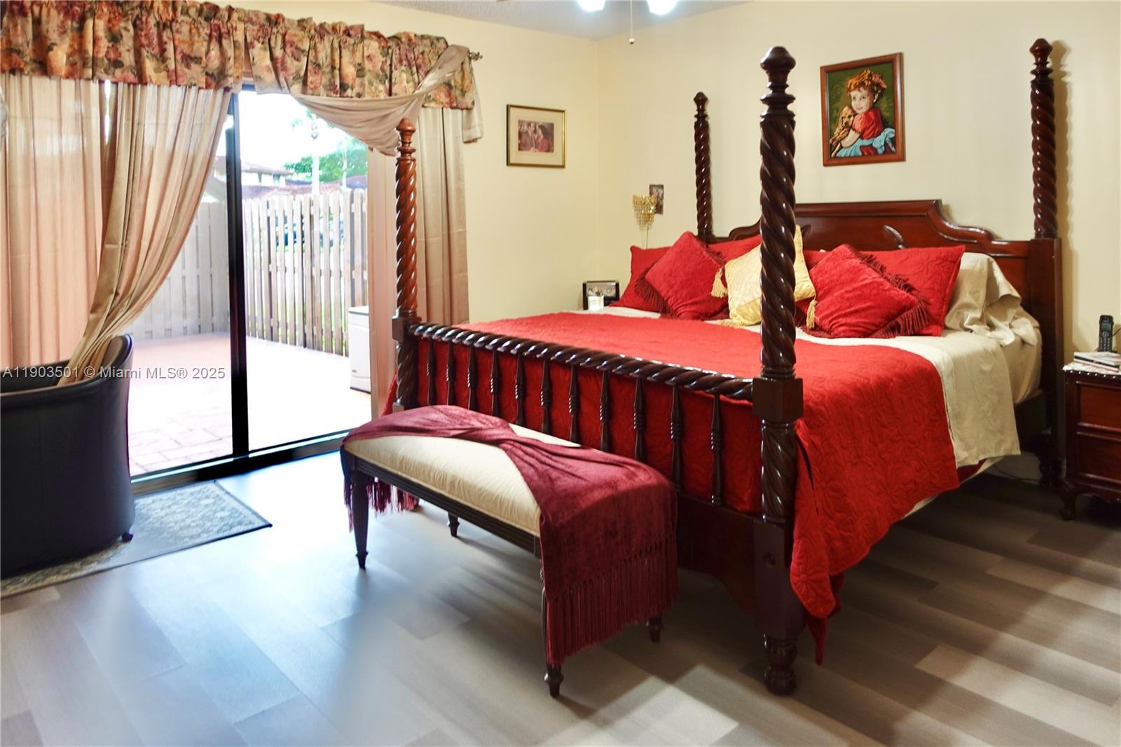 THE MOORS TOWNHOUSES - Residential
