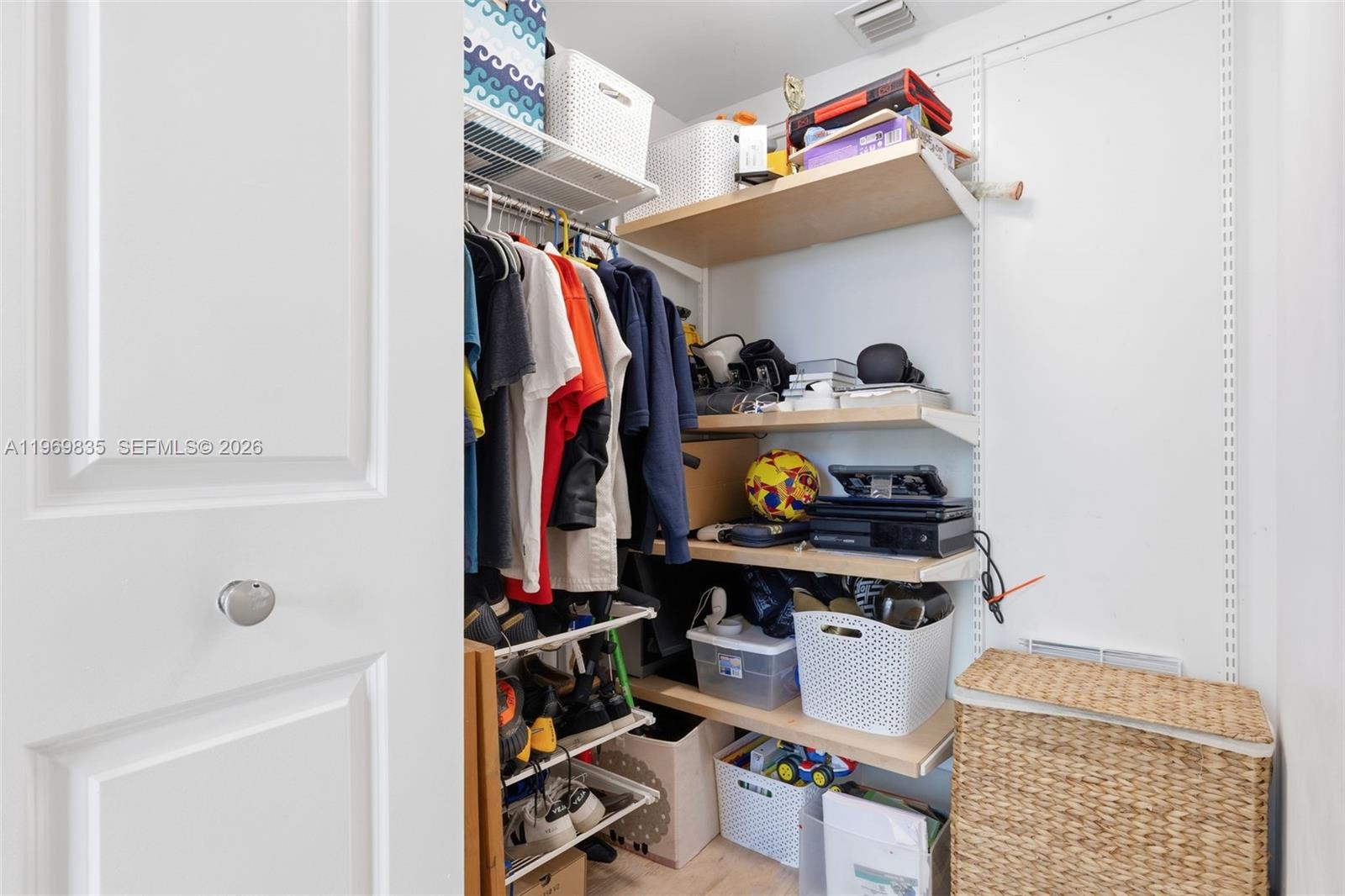 DUO CONDOMINIUM WEST - Residential