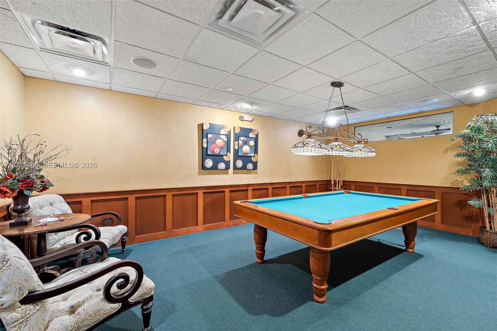 ISLANDIA II CONDOMINIUM - Residential Lease