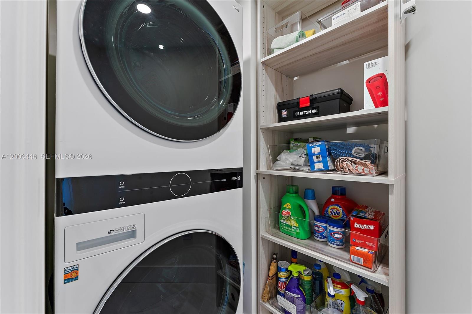 ISLANDIA II CONDOMINIUM - Residential Lease