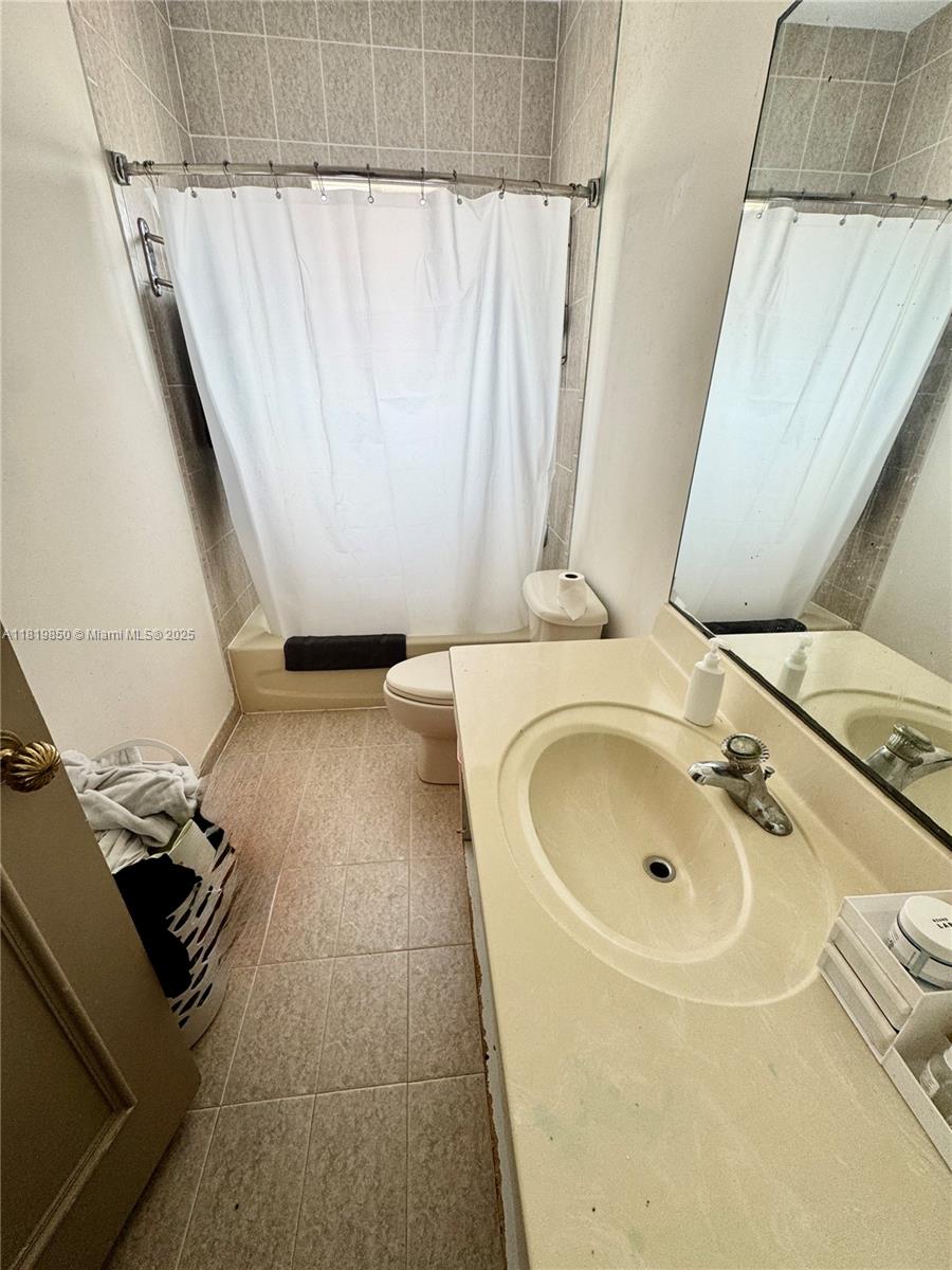 EMILIOS PLACE AT OASIS - Residential