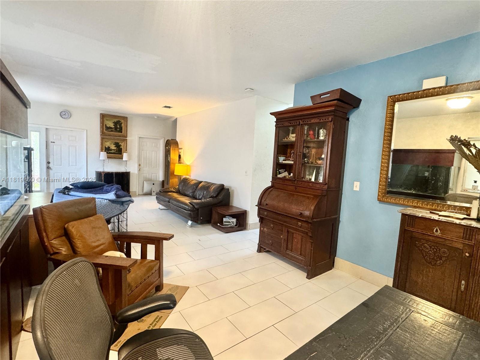 373 NE 35th Ave