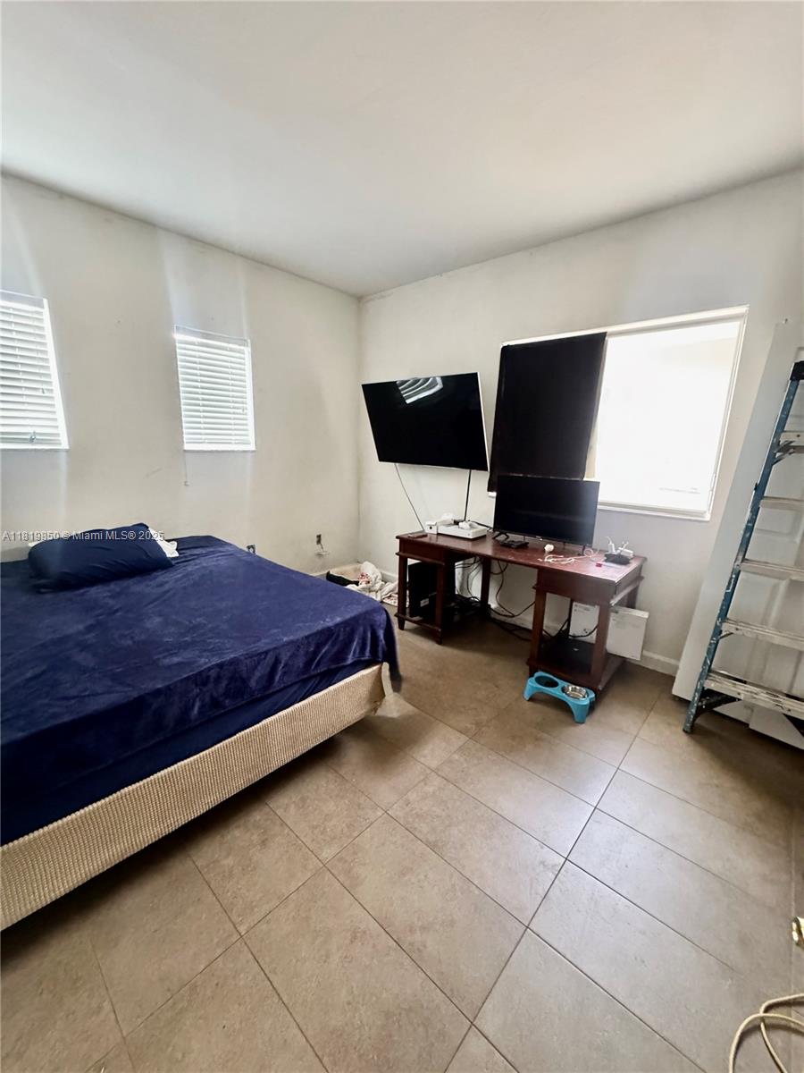 EMILIOS PLACE AT OASIS - Residential