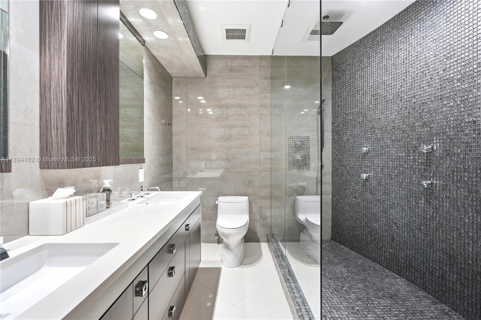 VENETIAN SEC KEYSTONE POI - Residential