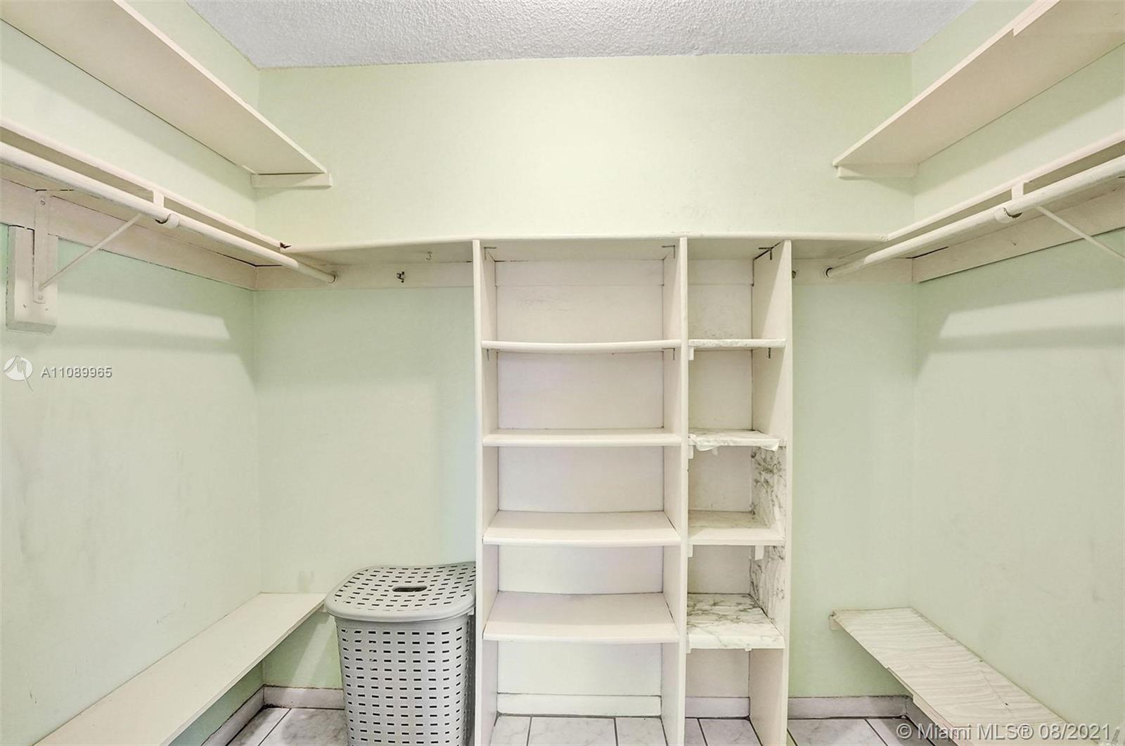 SOUTH WINDS CONDO - Residential