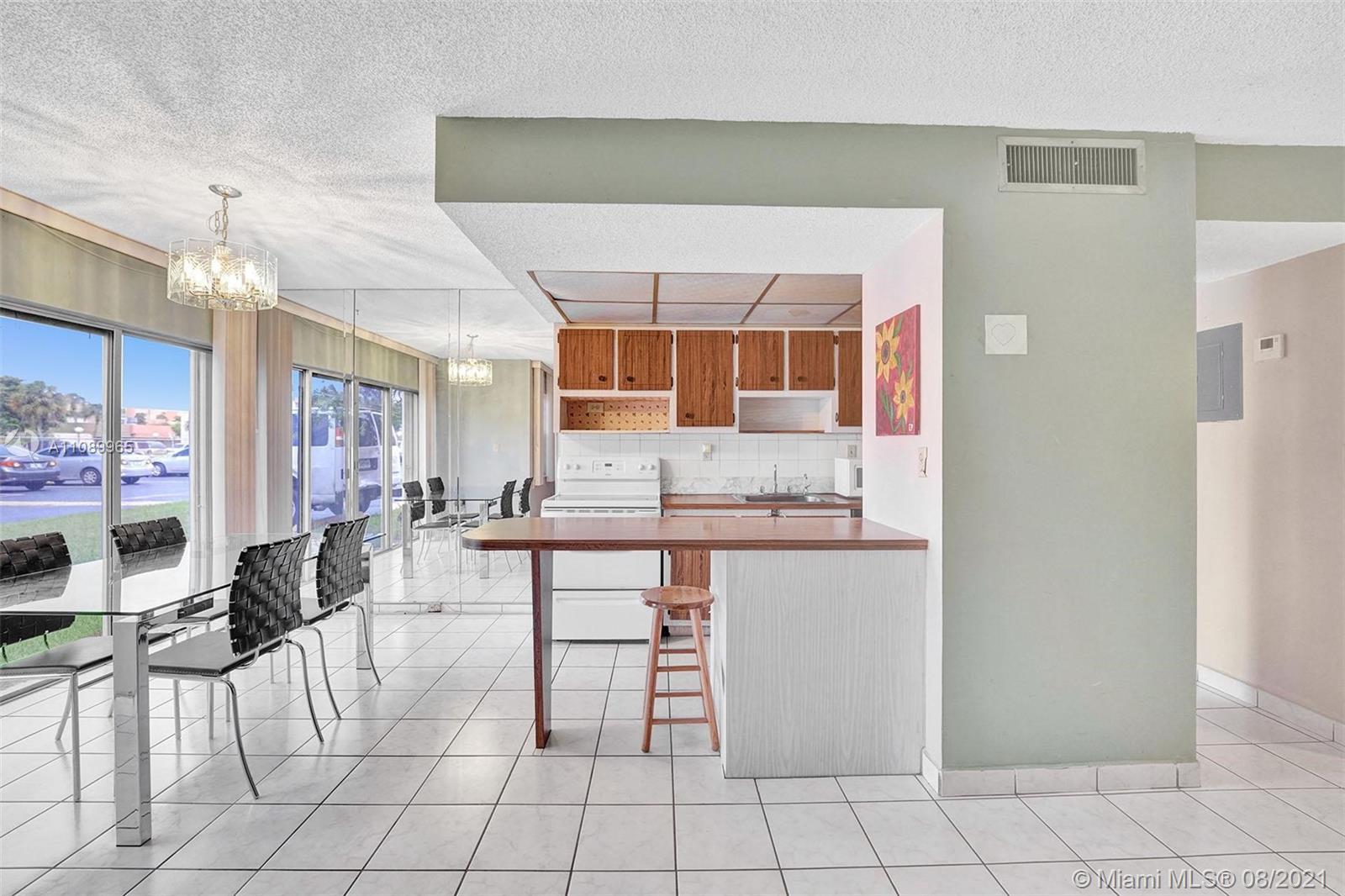 SOUTH WINDS CONDO - Residential