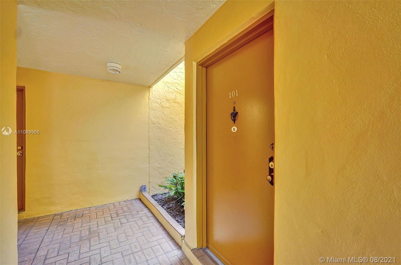 SOUTH WINDS CONDO - Residential