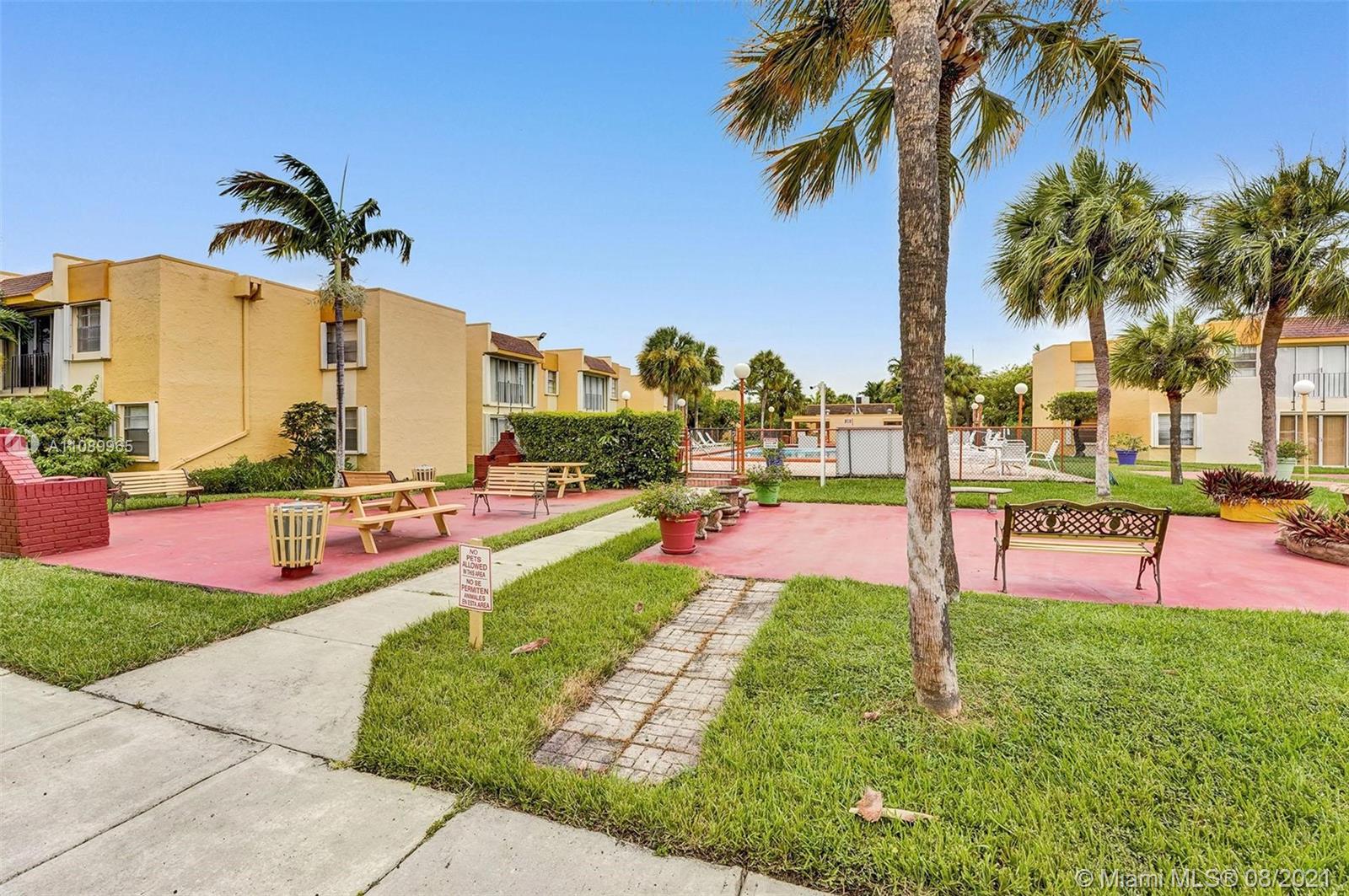 SOUTH WINDS CONDO - Residential