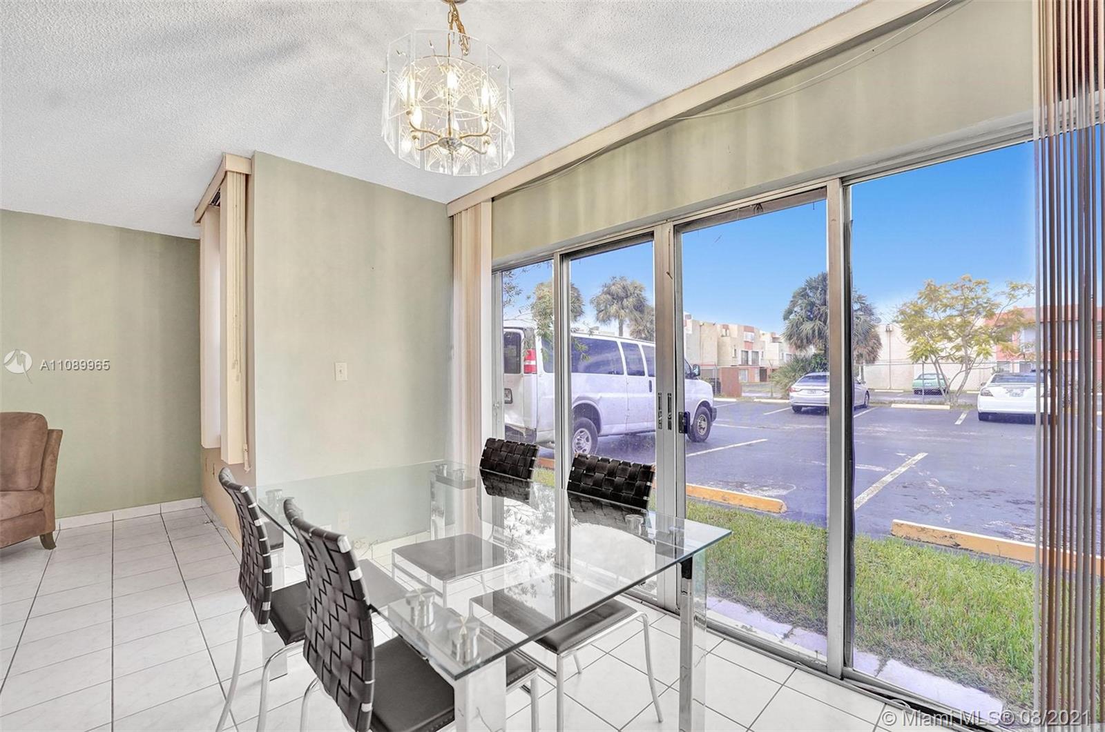 SOUTH WINDS CONDO - Residential