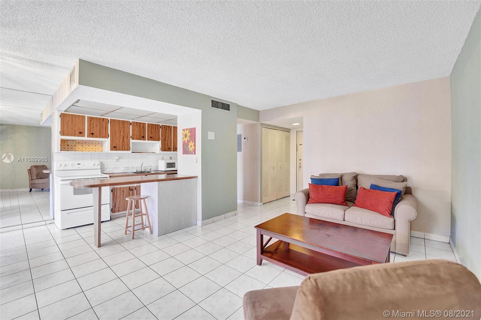 SOUTH WINDS CONDO - Residential