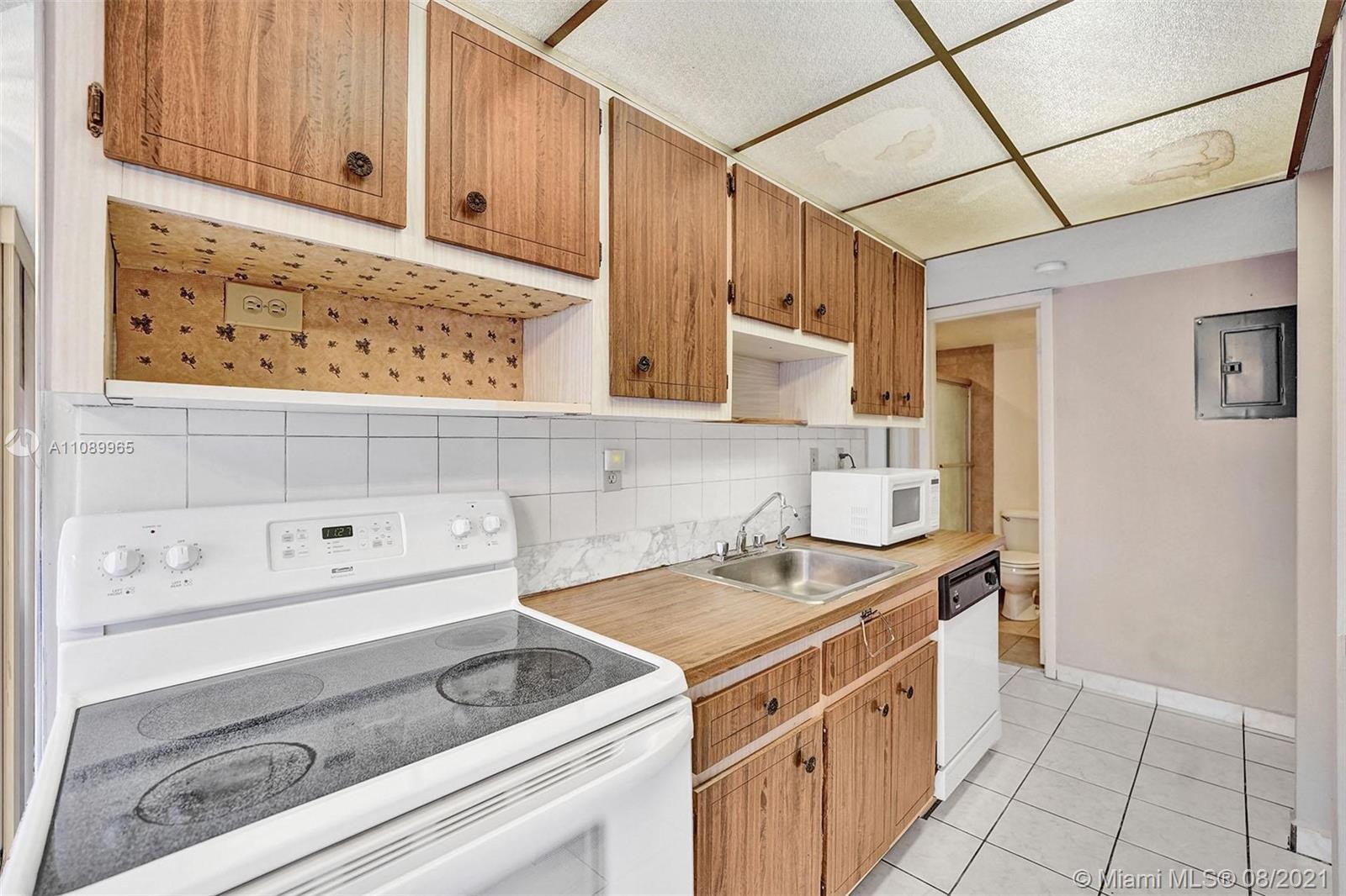 SOUTH WINDS CONDO - Residential