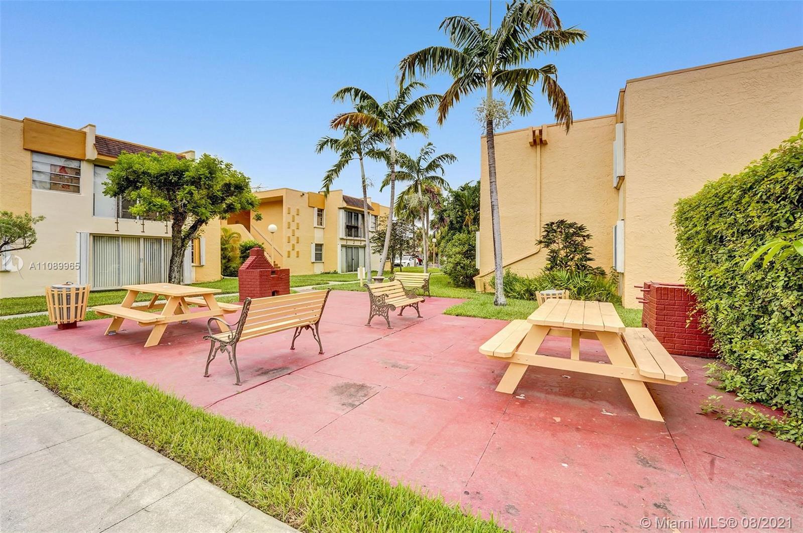 SOUTH WINDS CONDO - Residential