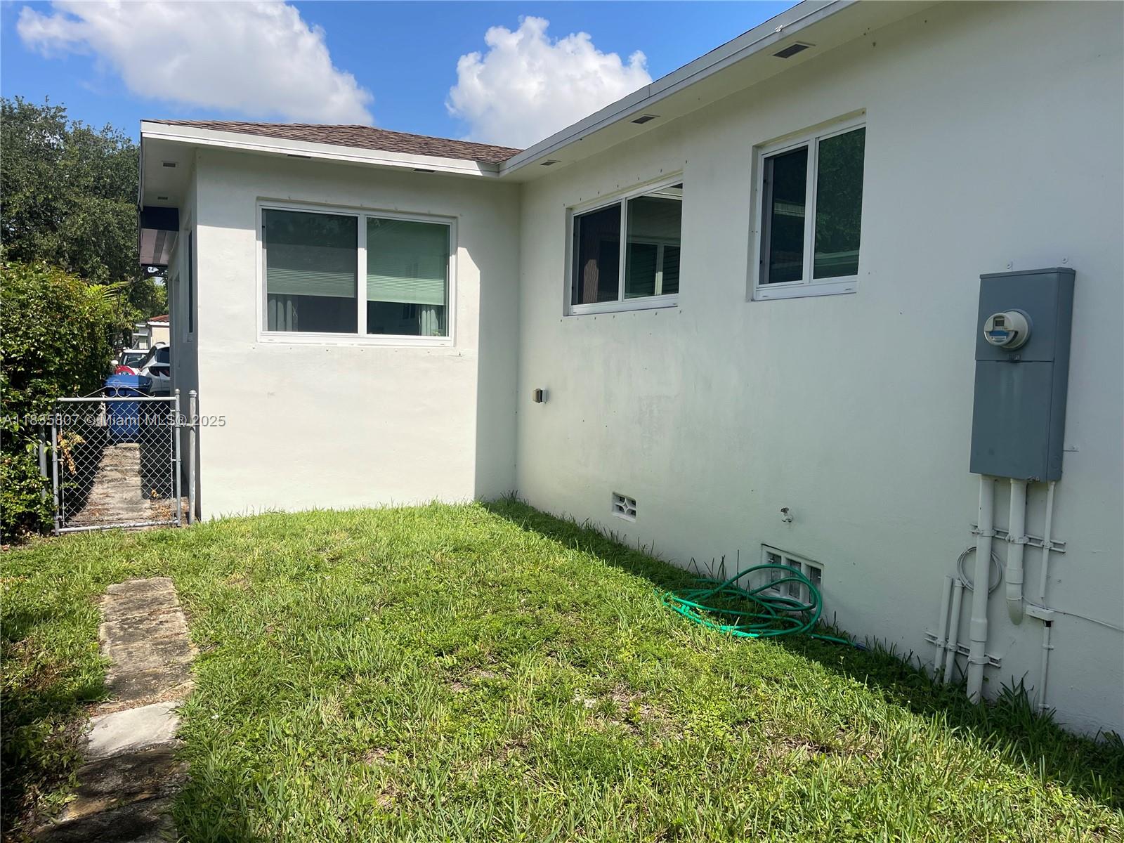 473 South Dr