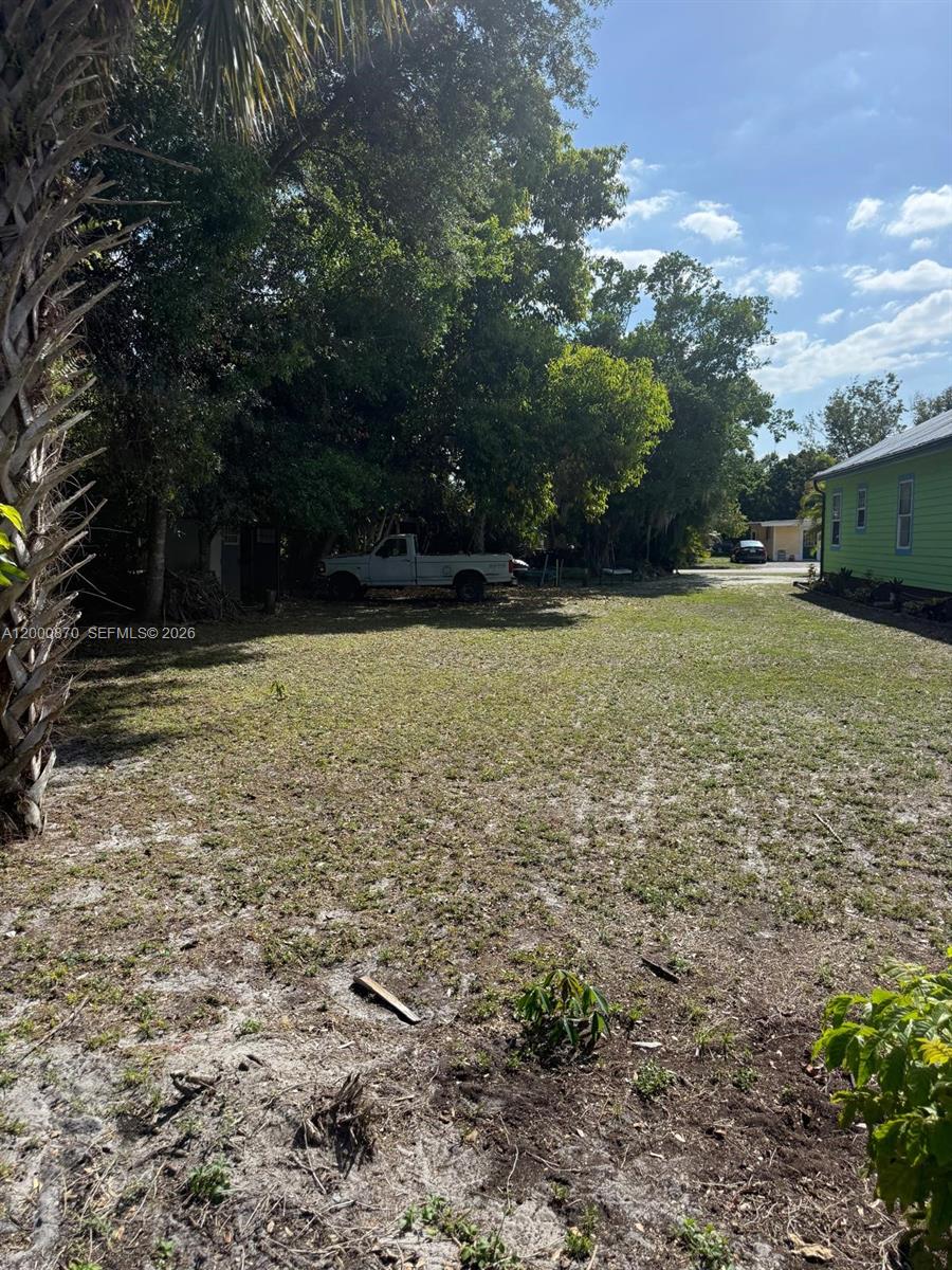 RUSSELL PARK ANNEX - Land