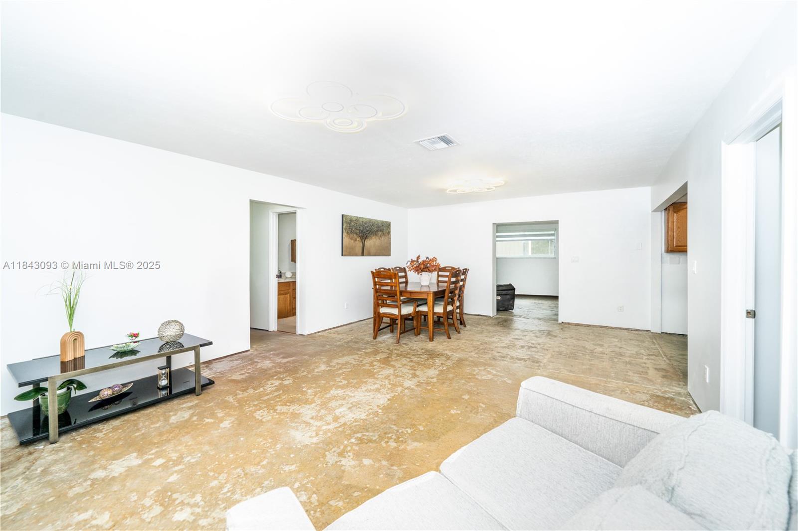 MELODY MANOR - Residential