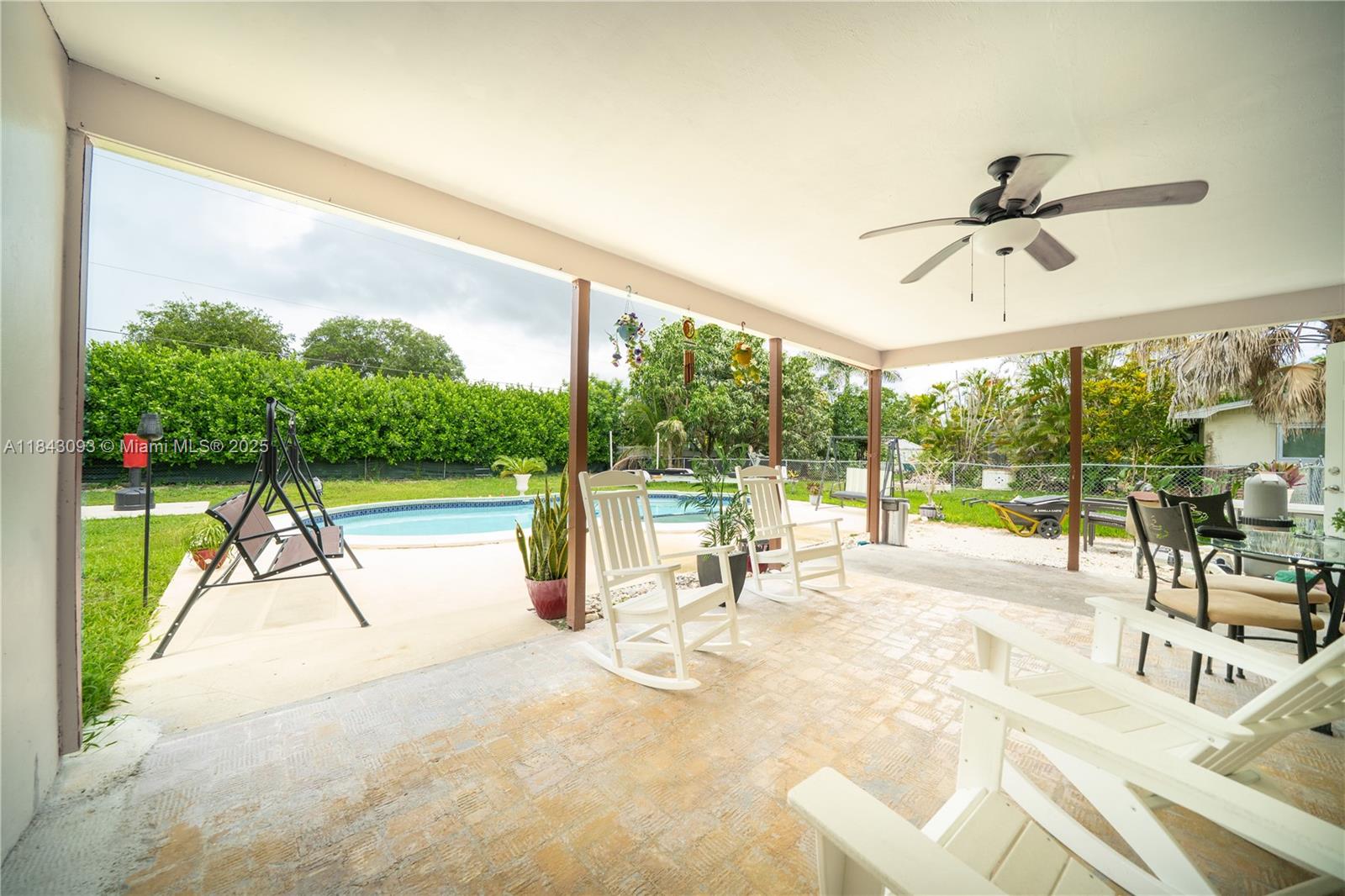 MELODY MANOR - Residential