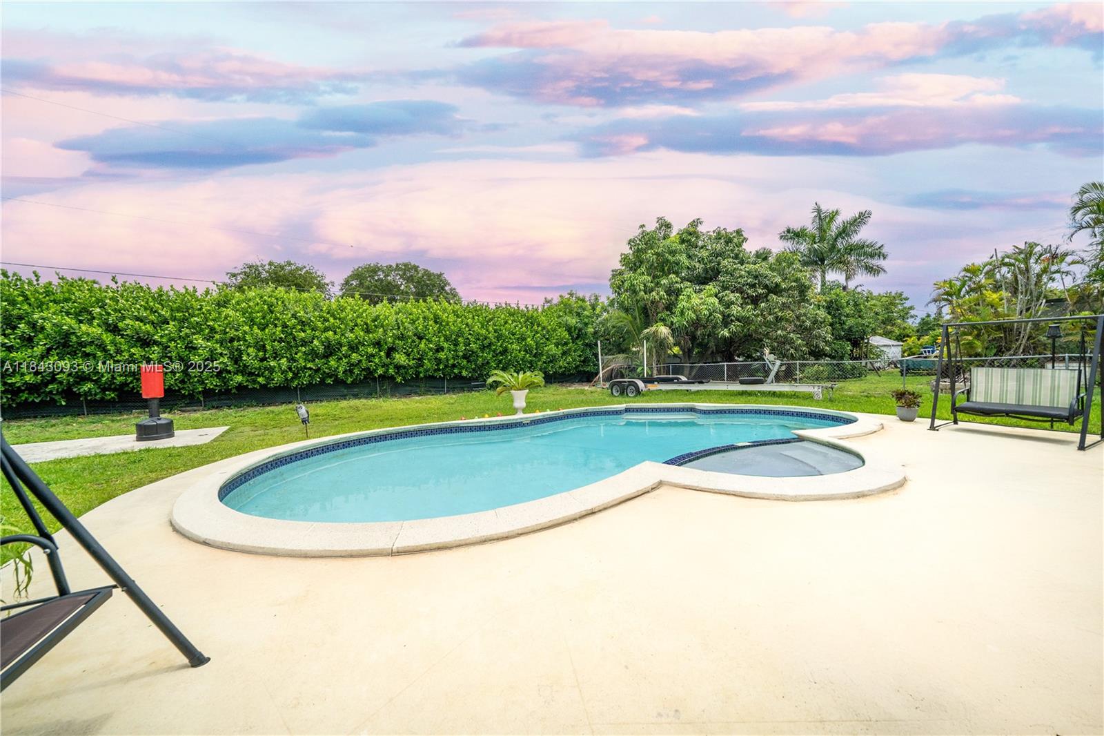 MELODY MANOR - Residential